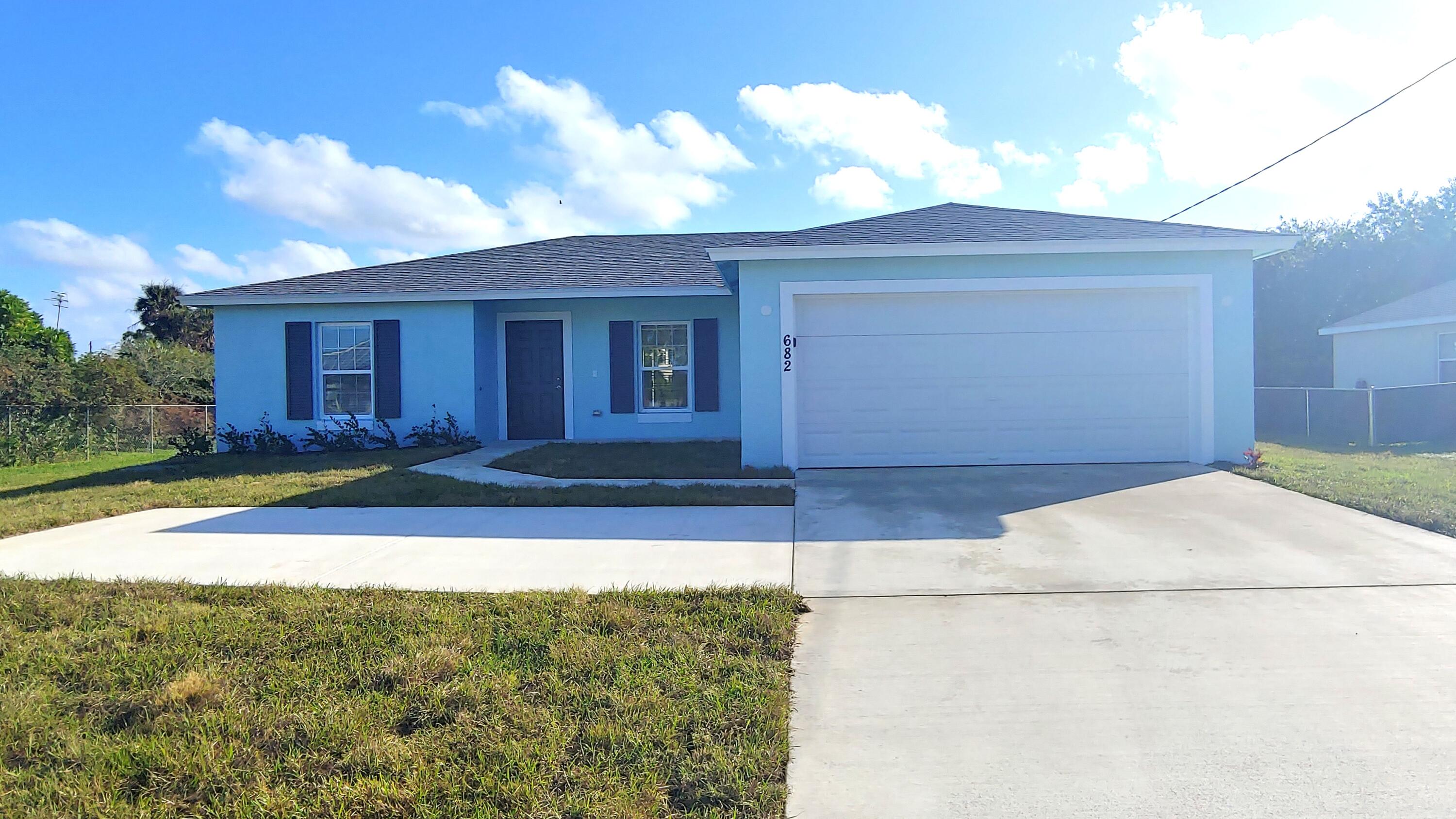 682 SW Paar Drive — photo