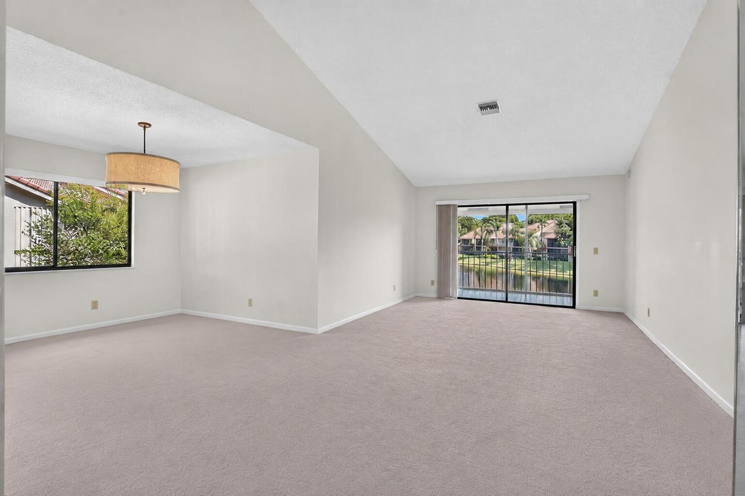 5751 Coach House Circle E — photo