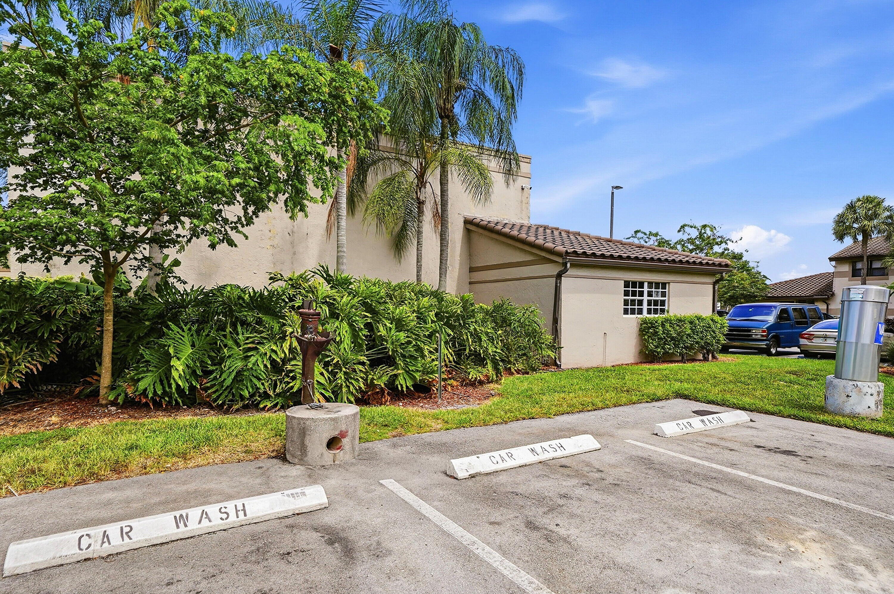 9938 Nob Hill Lane 9938 — photo
