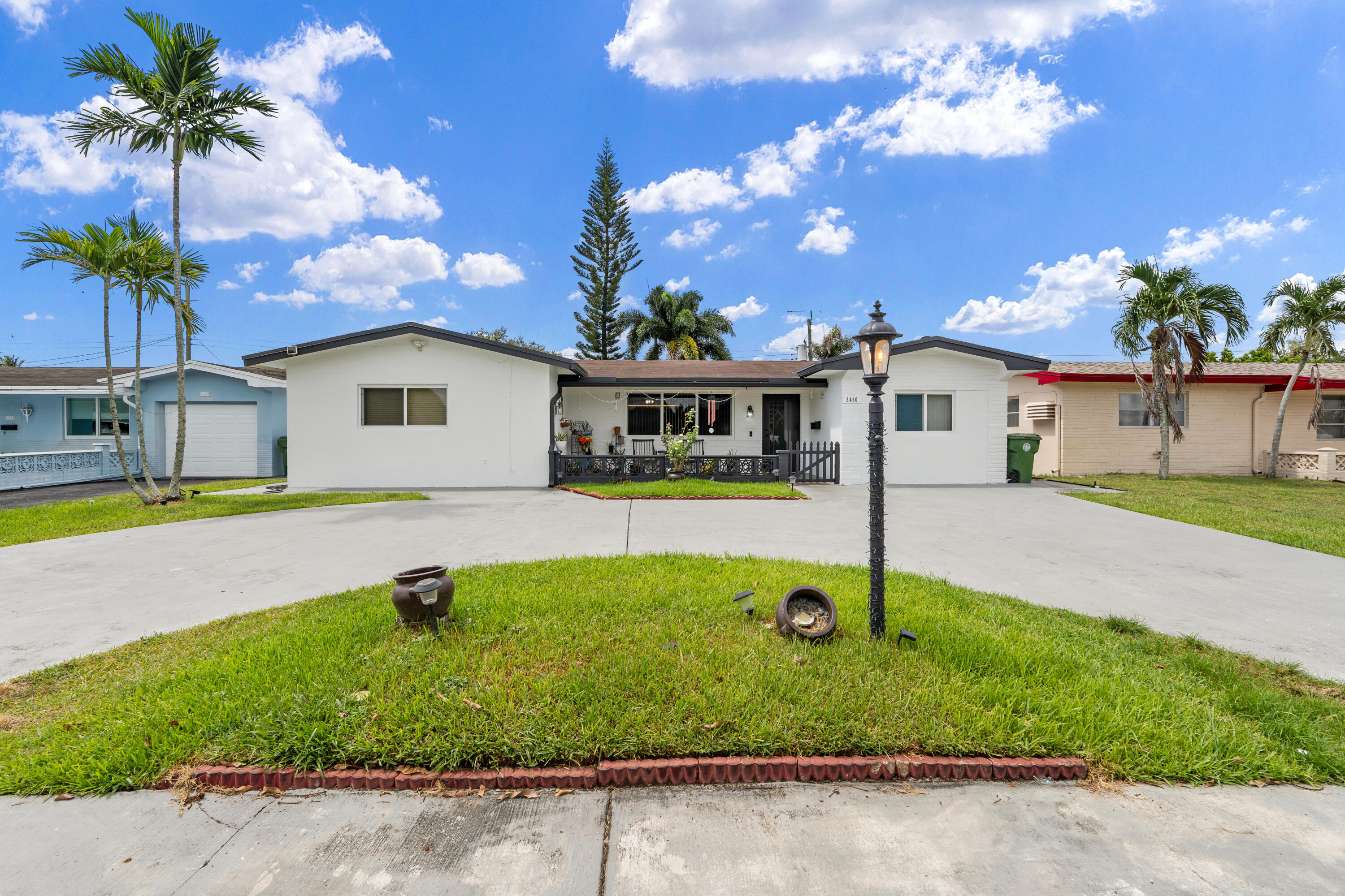 8460 NW 15th Street — photo