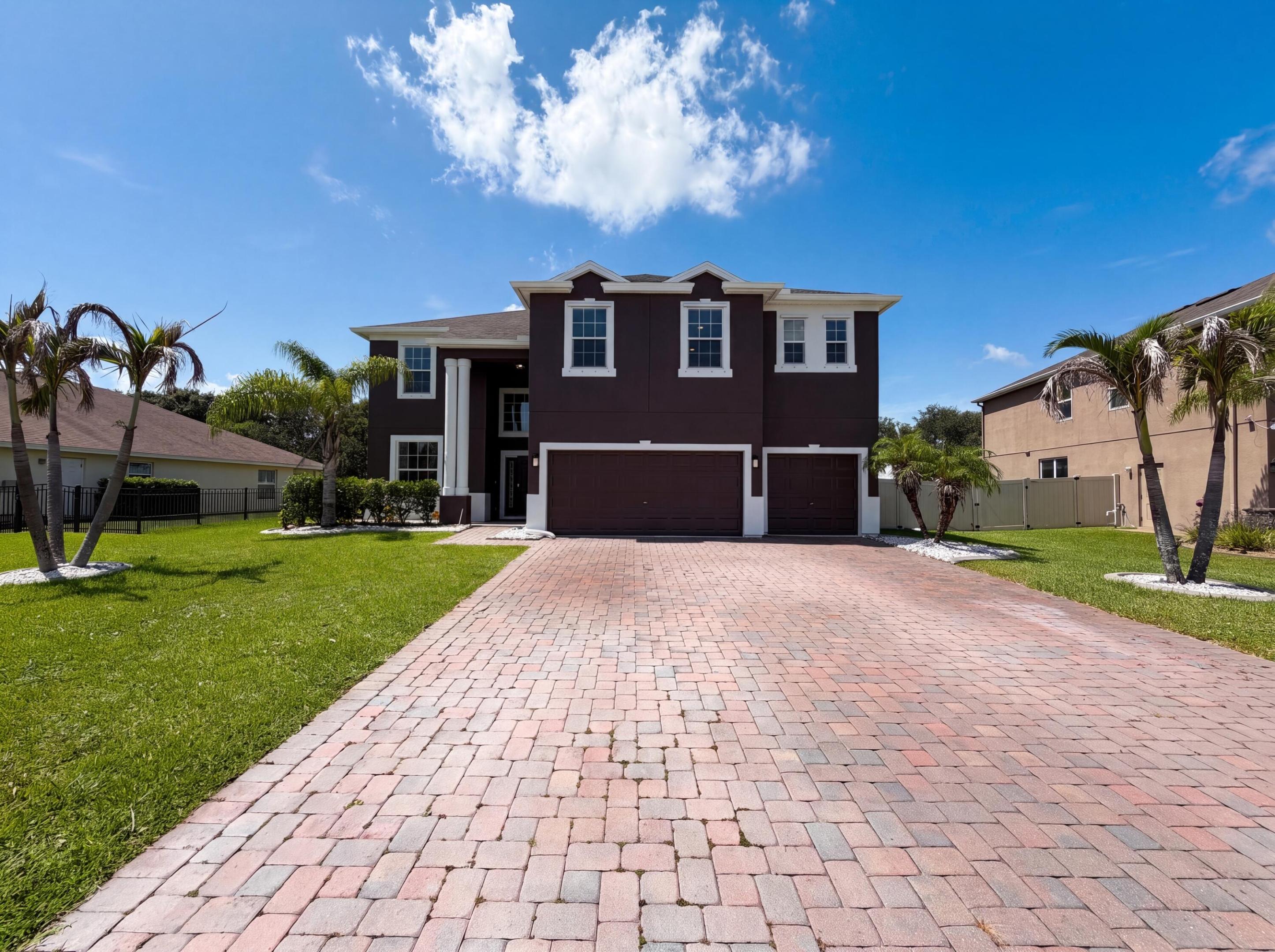 5845 Wyndham Manor — photo
