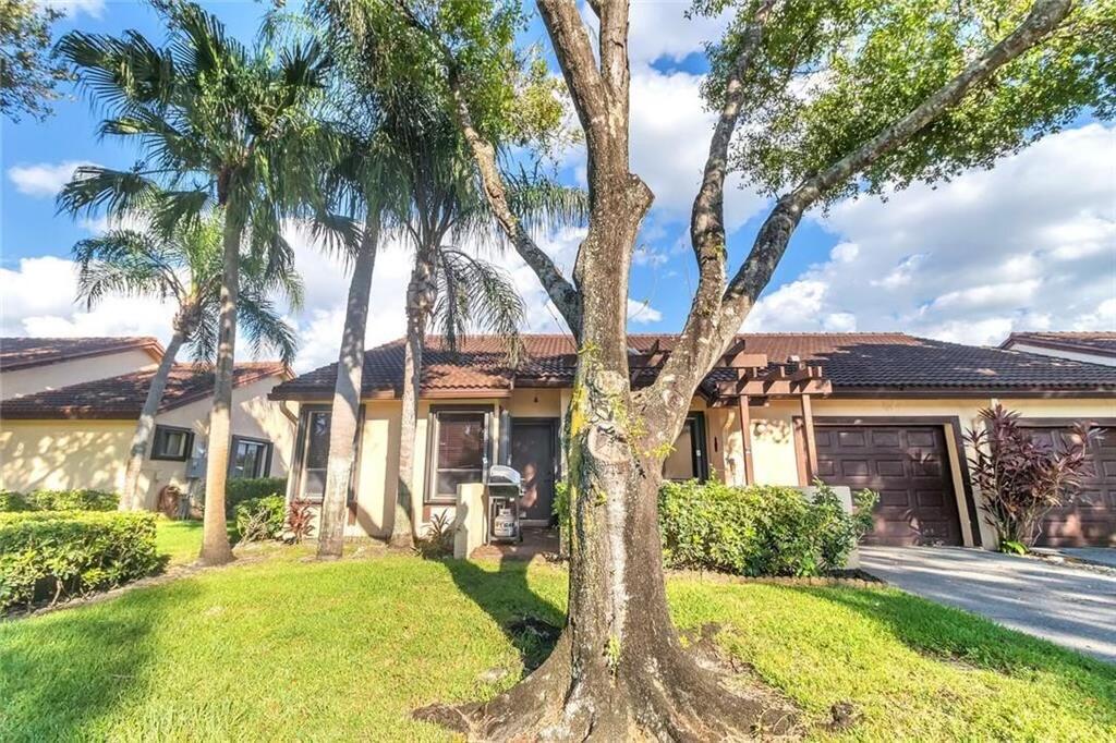 7212 Primrose Lane 7212 — photo