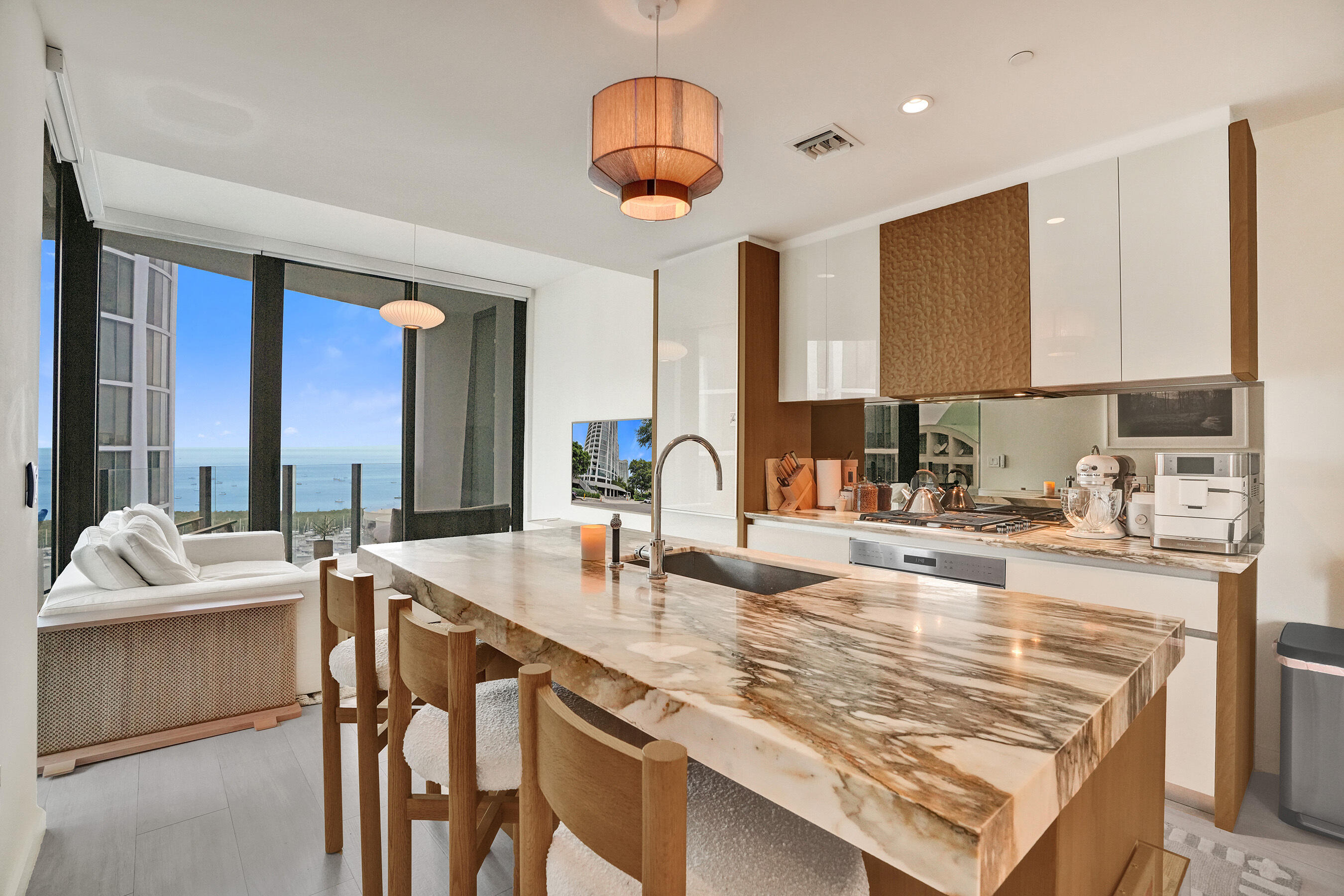 2831 S Bayshore Drive 2204 — photo