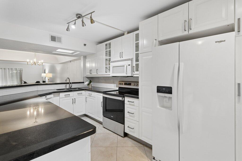 23344 Carolwood Lane 505 — photo