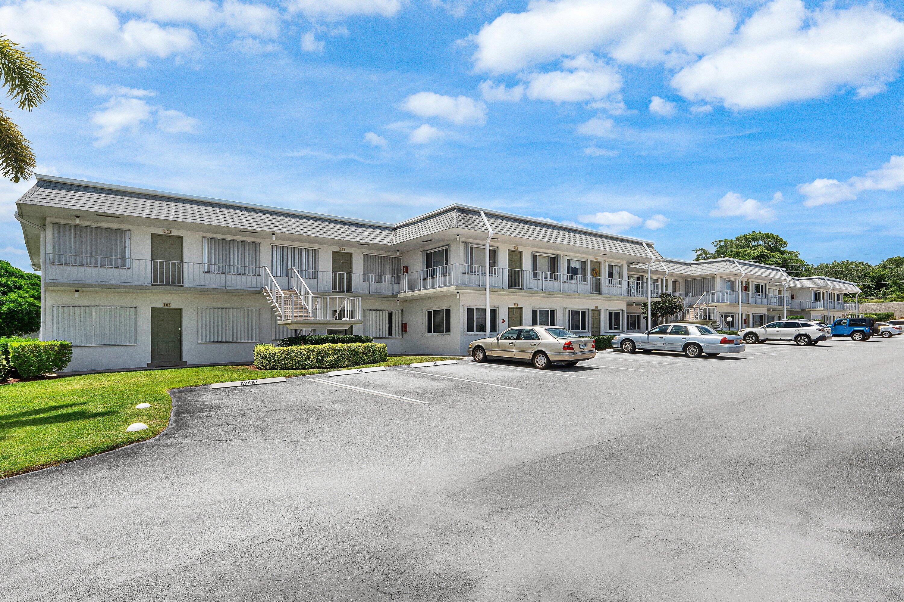 3160 Lake Osborne Drive Bldg 6 Unit 206 — photo