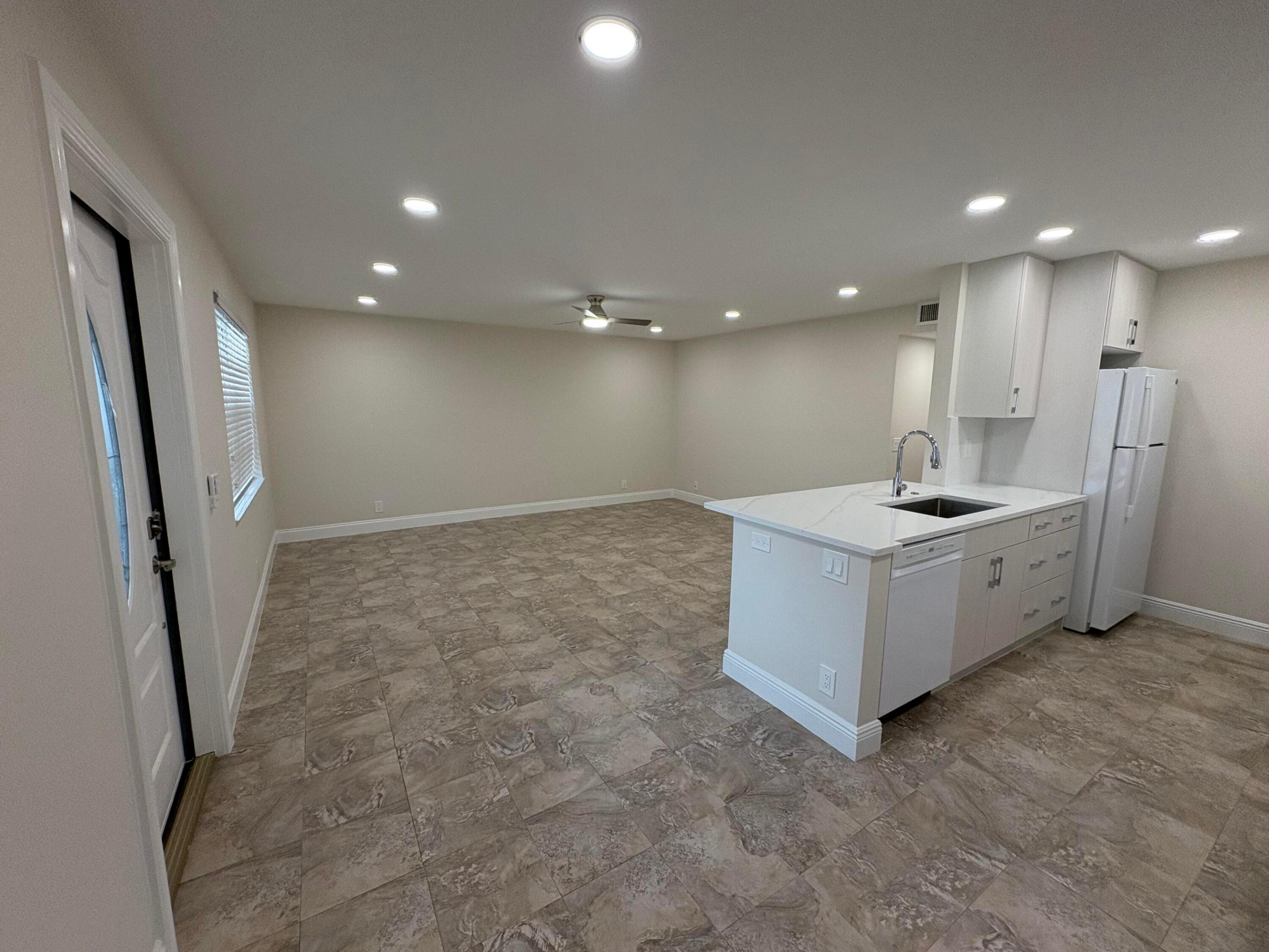 883 Normandy Lane 883 — photo