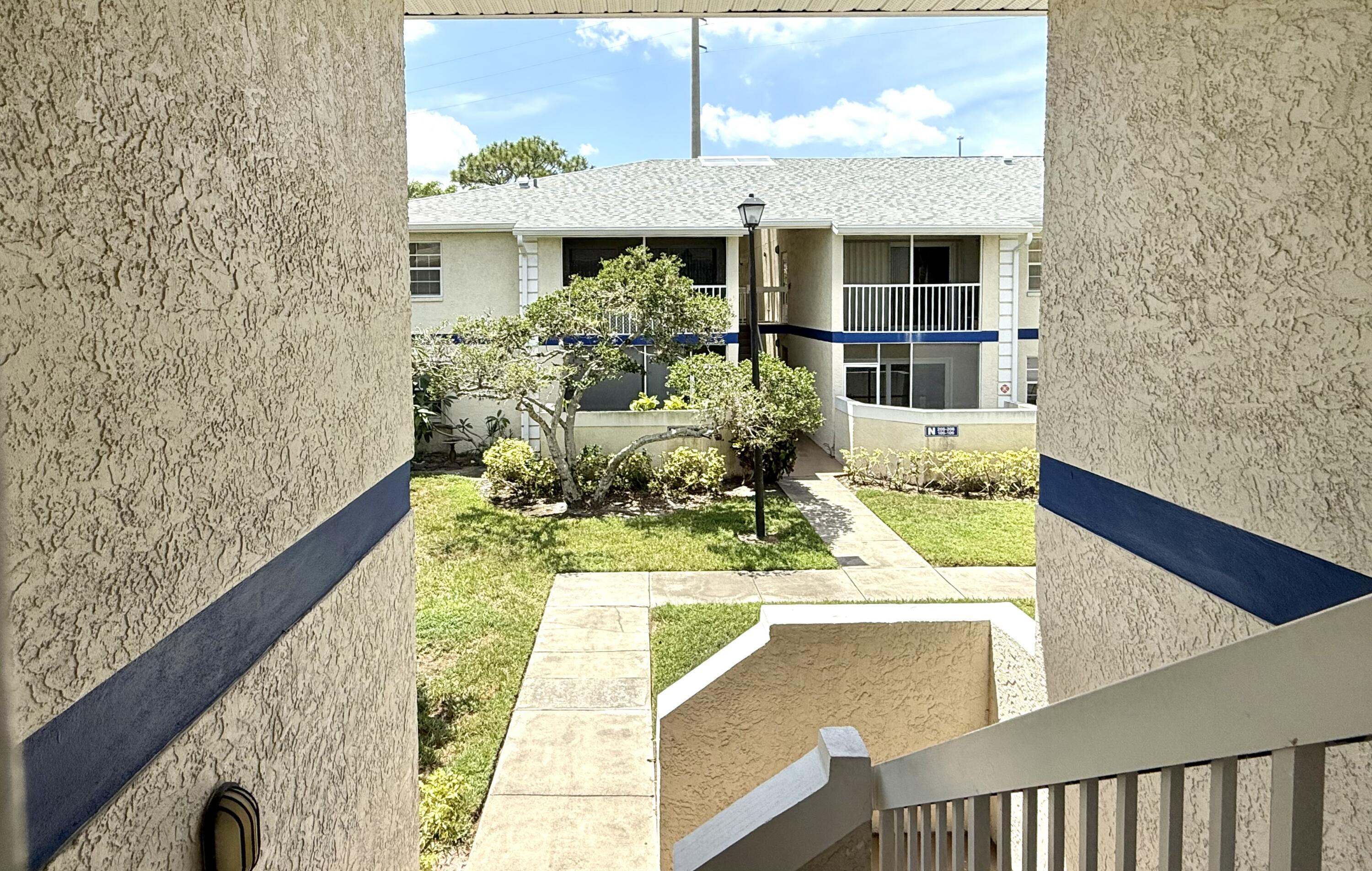1532 SE Royal Green Cir O-201 — photo