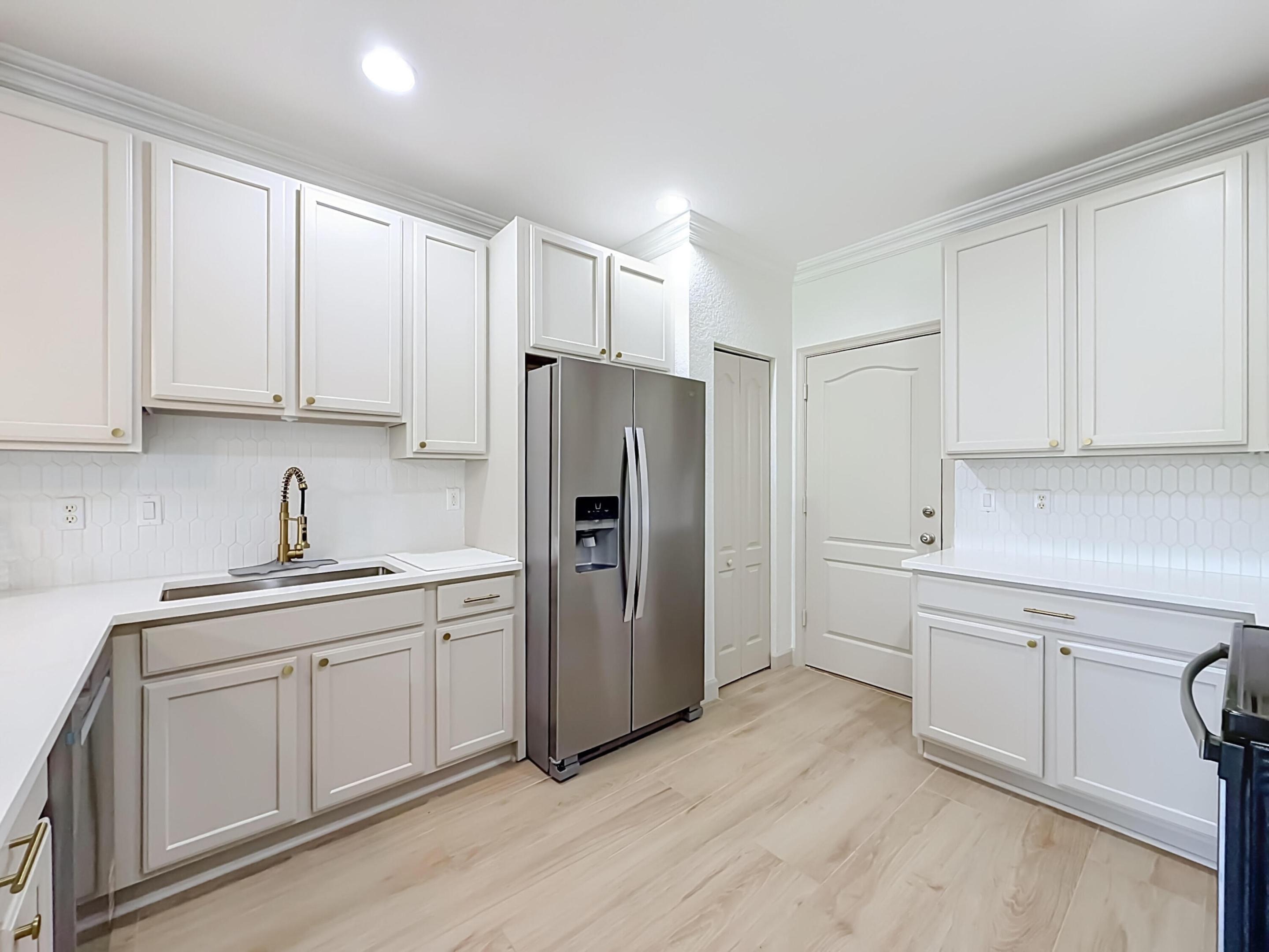 4106 Windmill Palm Way — photo