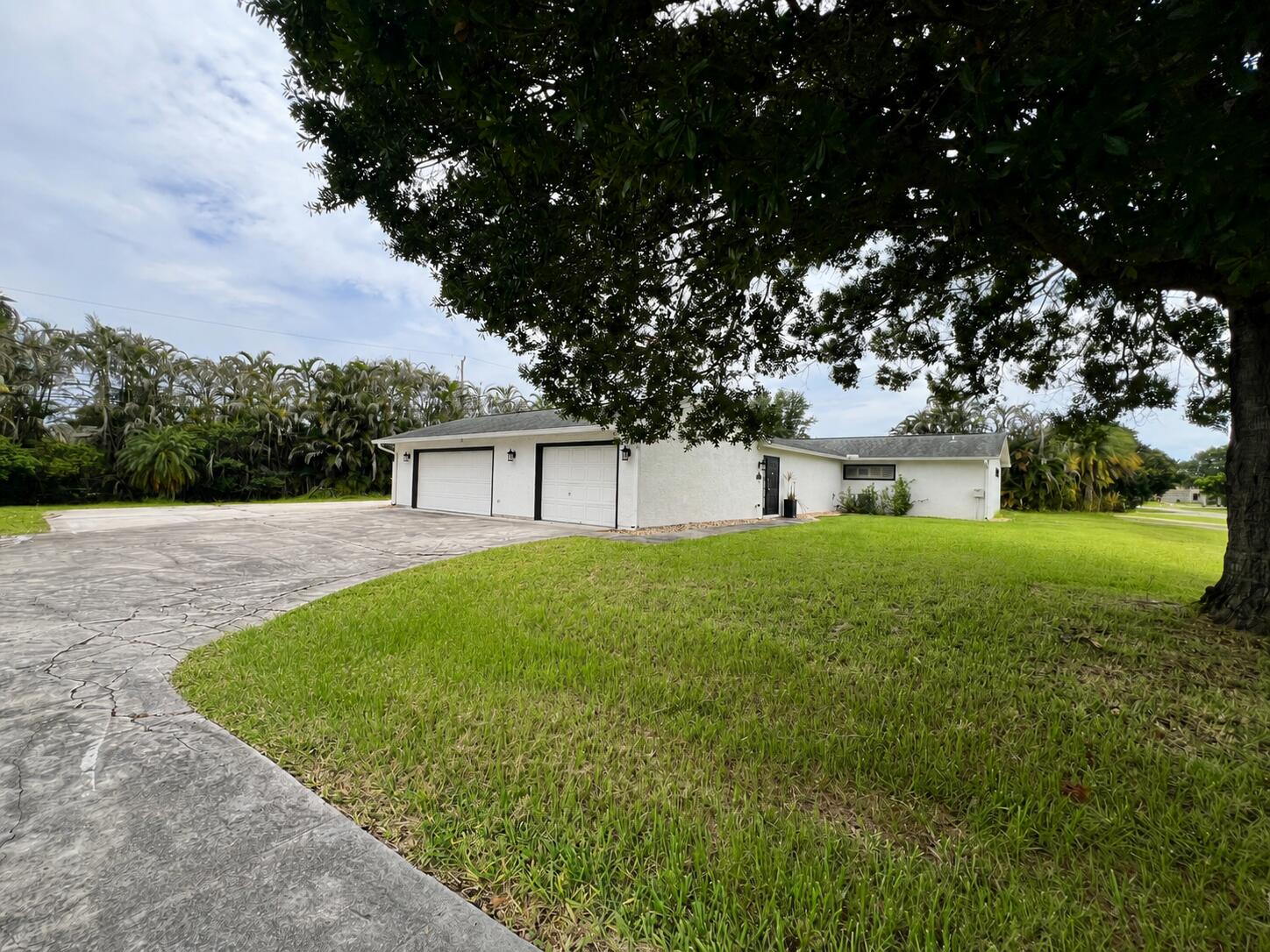 1290 SW Fletcher Lane — photo