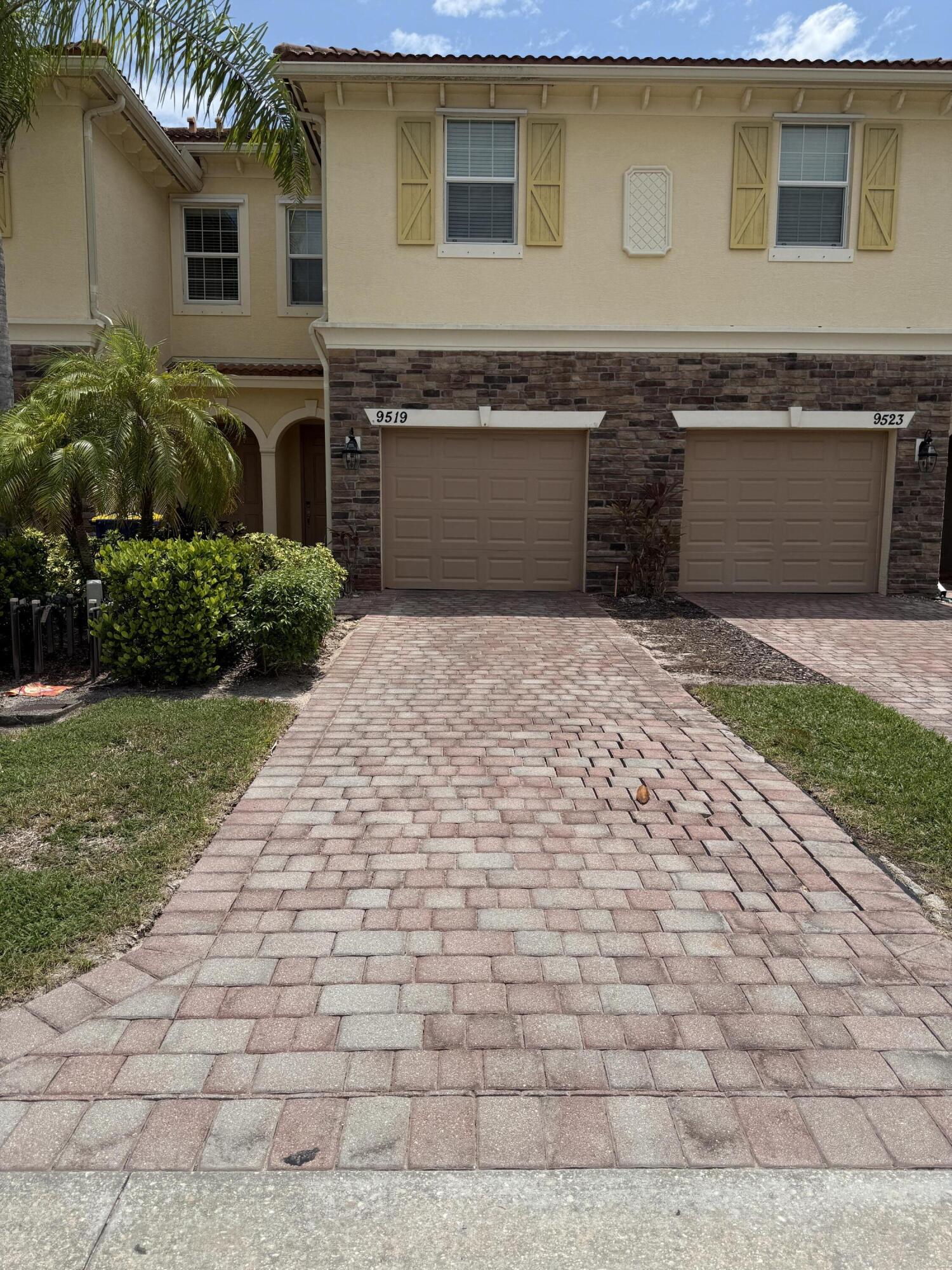 9519 SW Merlin Court — photo