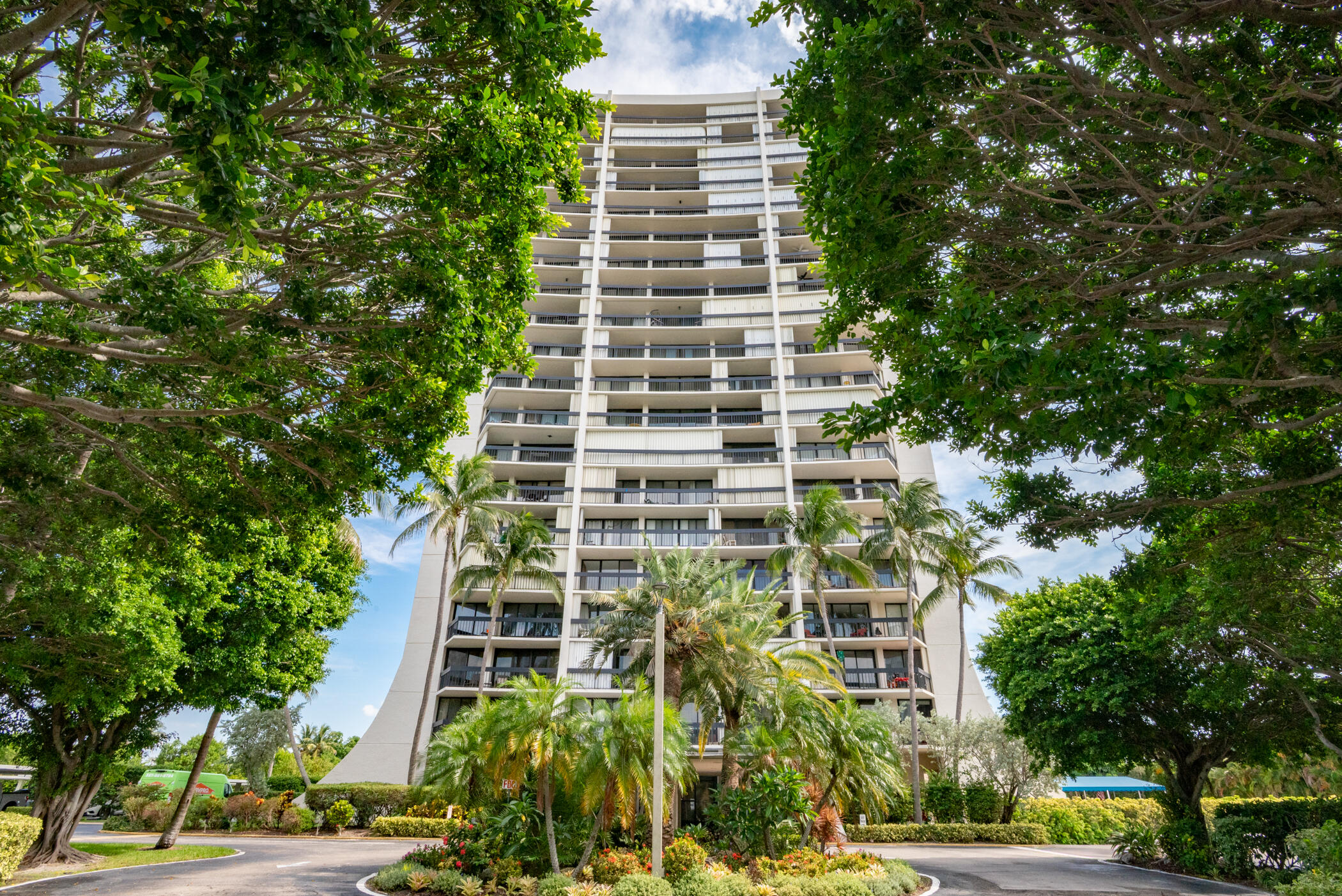2400 Presidential Way 1505 — photo