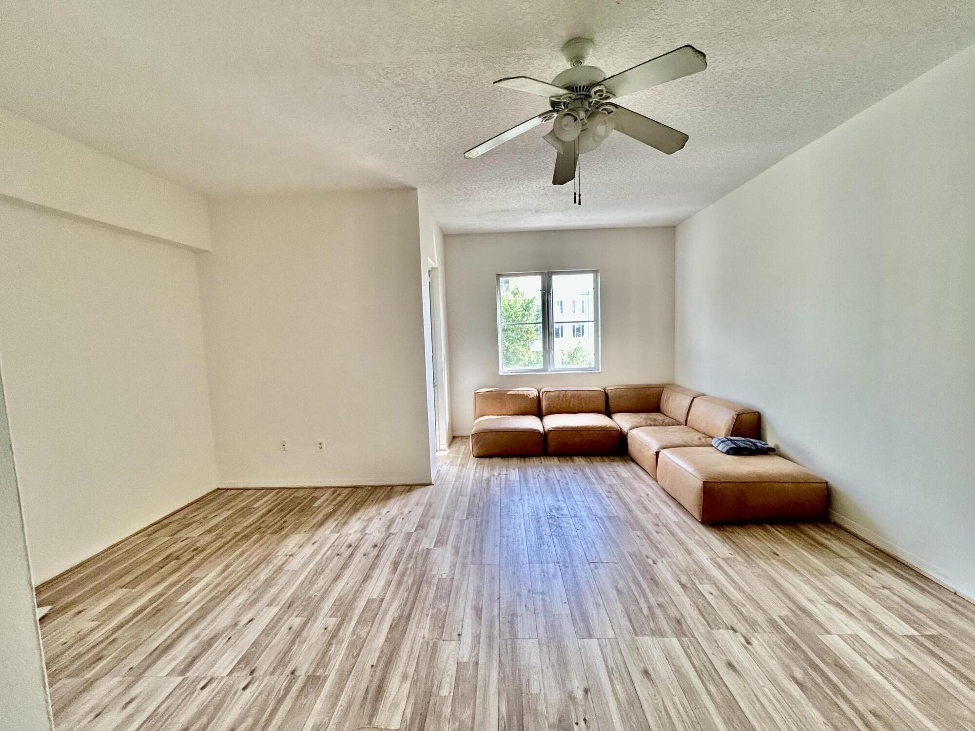 1209 Main Street 307 — photo