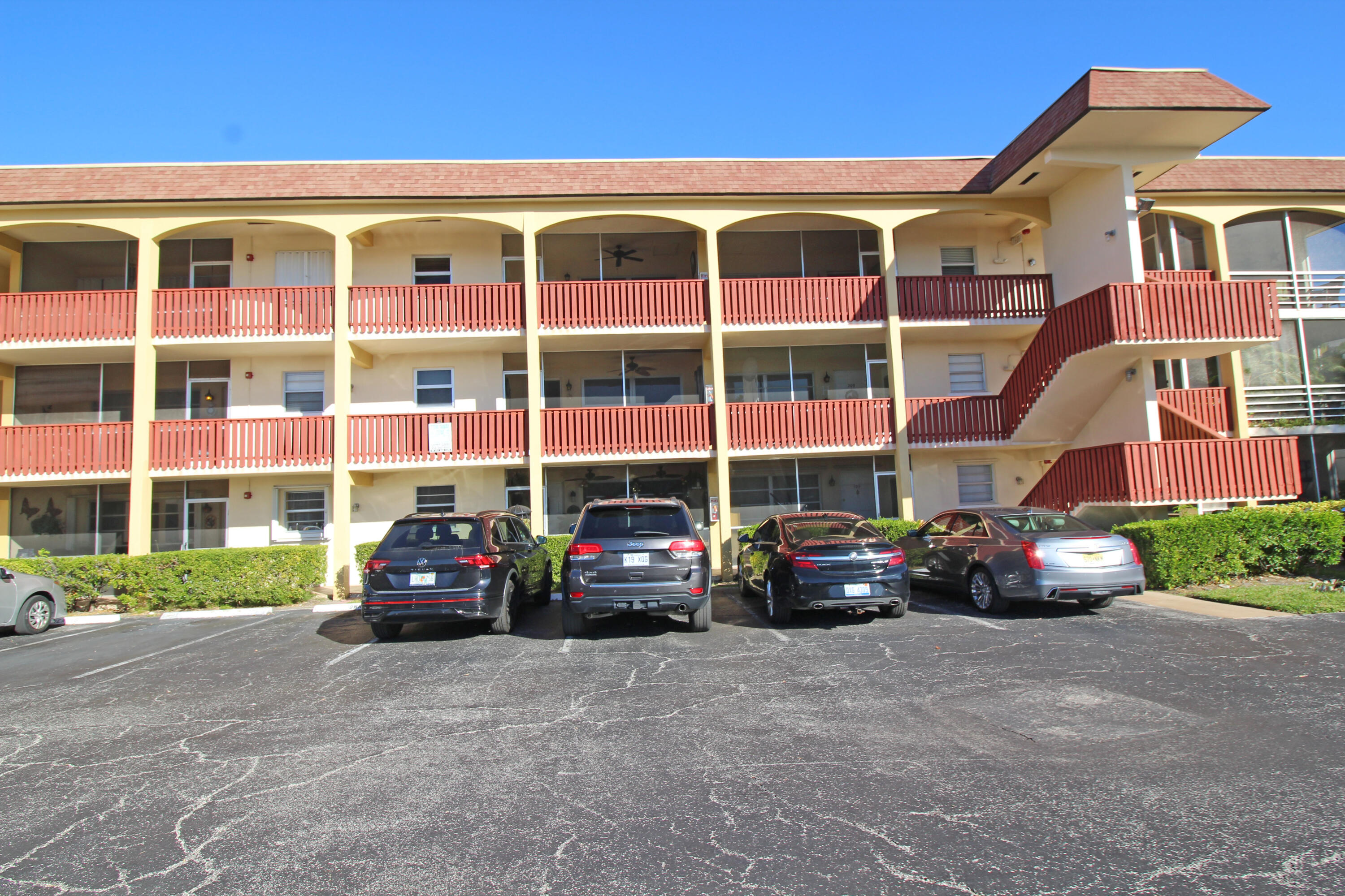 651 Pine Drive 101 — photo