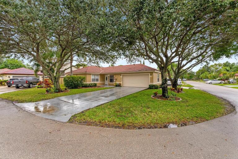 12230 Dartmoor Drive — photo