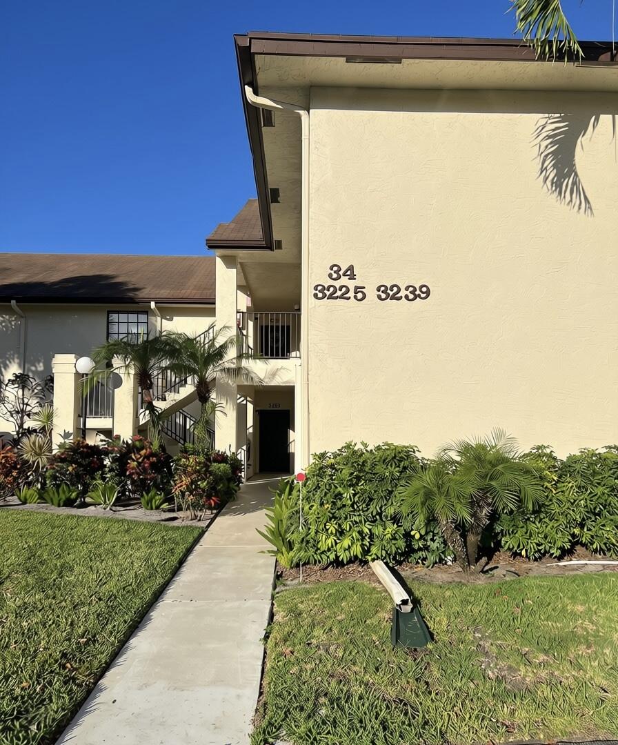 3237 Jog Park Drive — photo