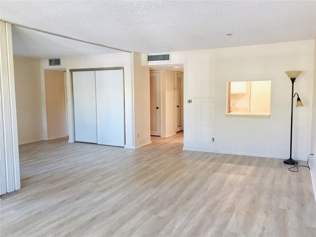 2316 S Cypress Bend Drive 220 — photo