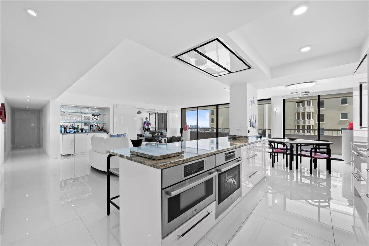 5280 N Ocean Drive 10C — photo