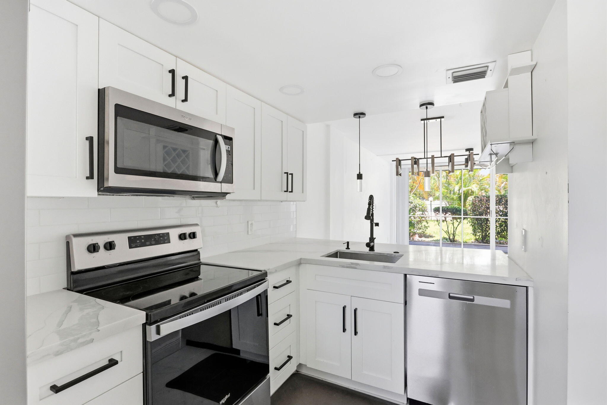 118 Royal Park Drive 1B — photo
