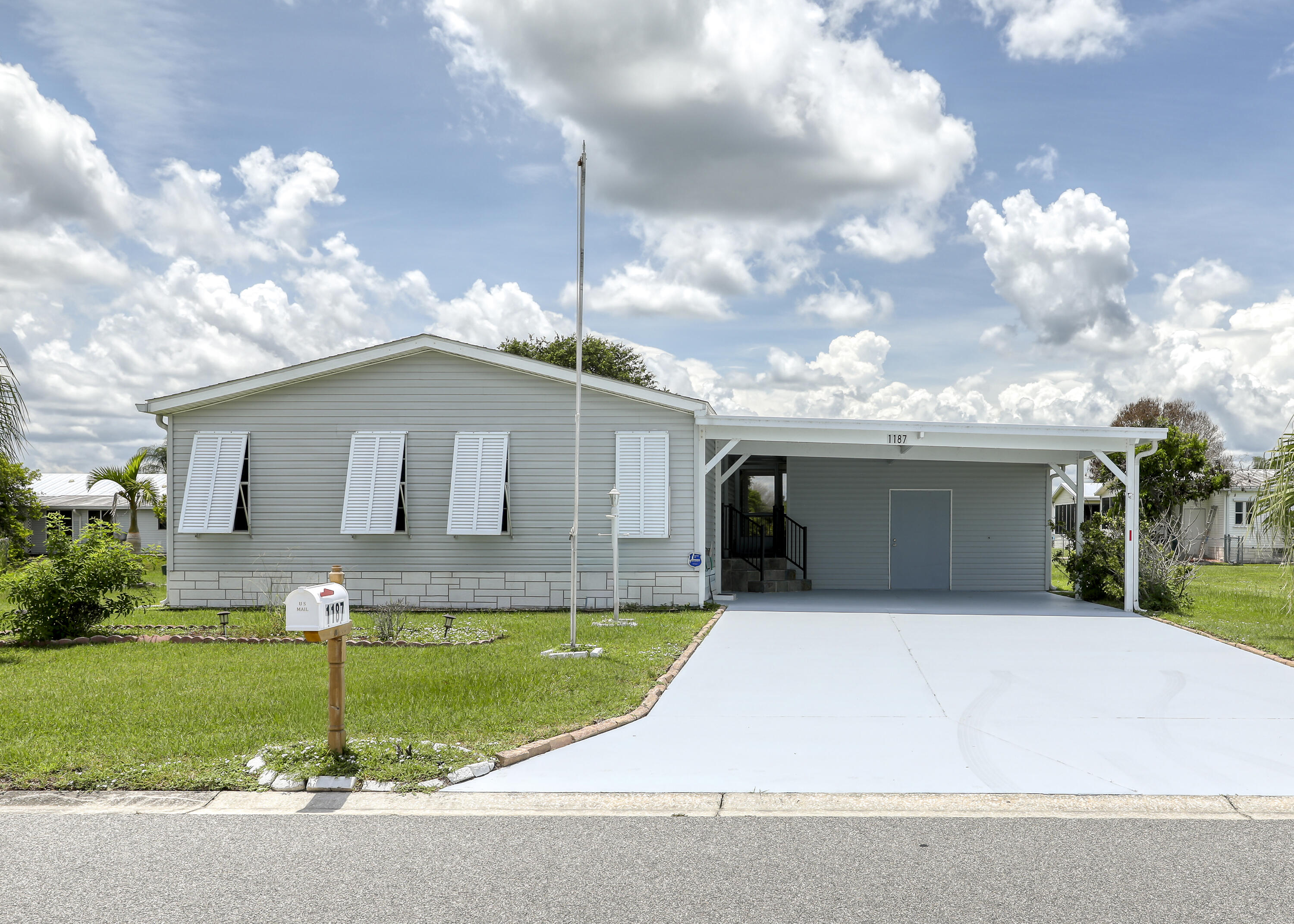 1187 Barefoot Circle — photo