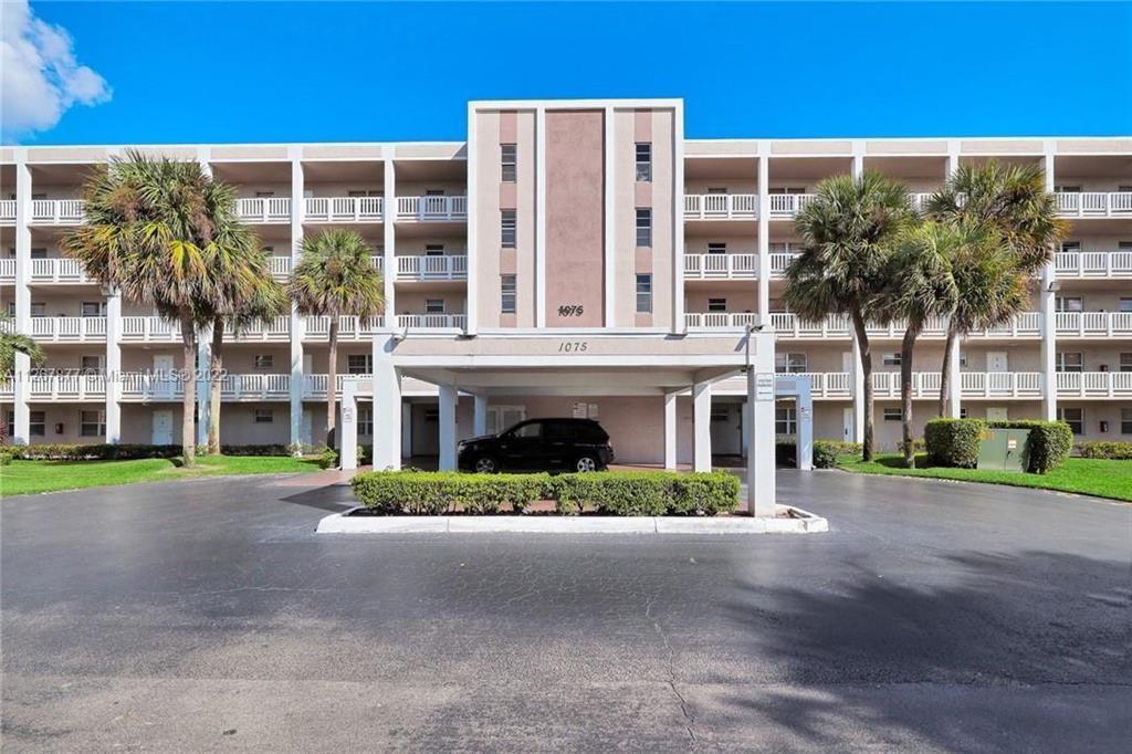 1075 Riverside Drive 303 — photo