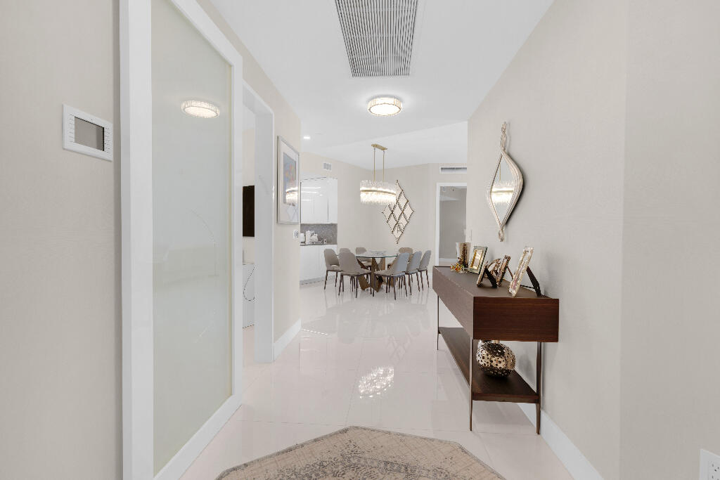 15811 Collins Avenue 2207 — photo