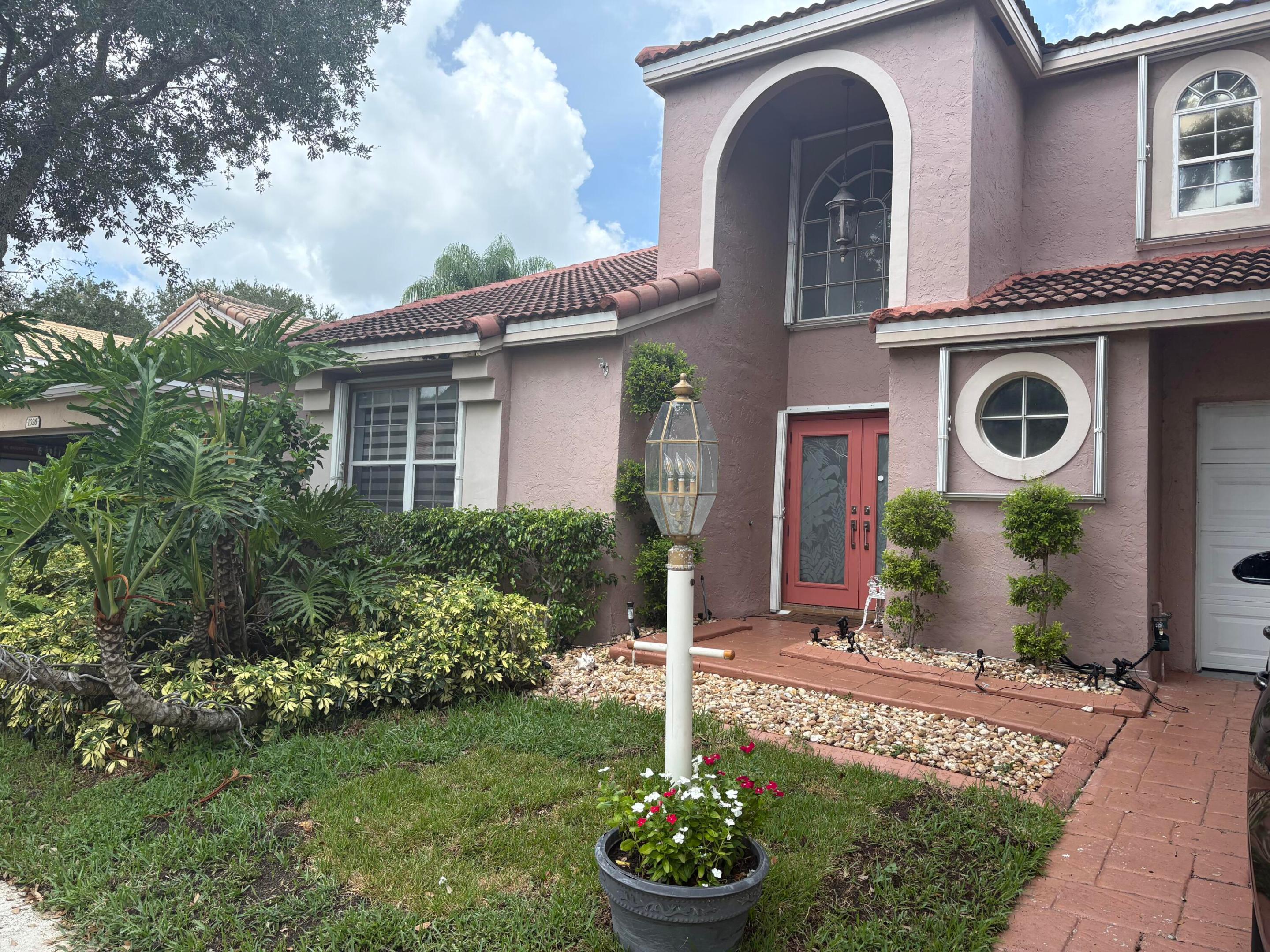 1025 Siena Oaks Circle W — photo