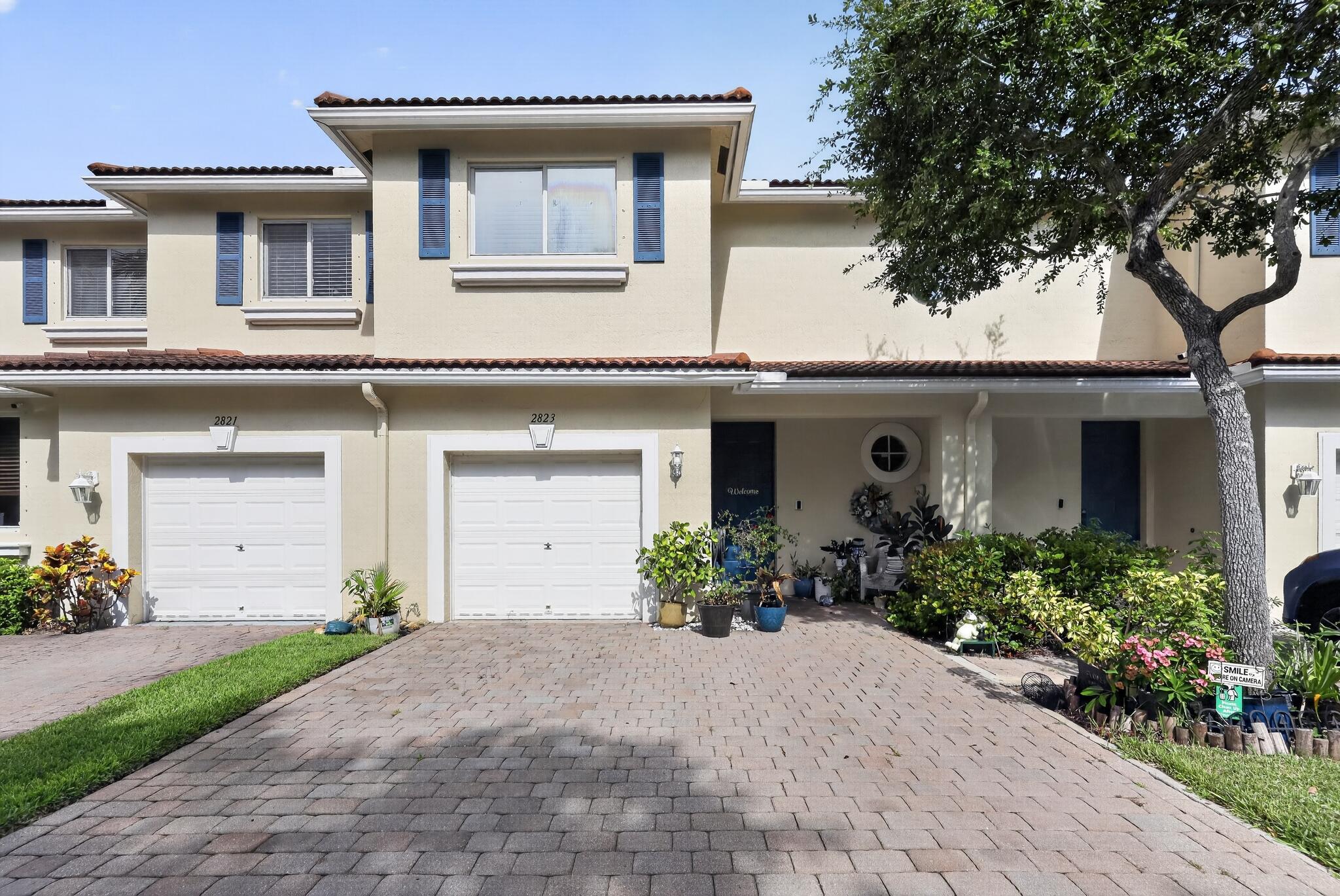 2823 S Evergreen Circle — photo