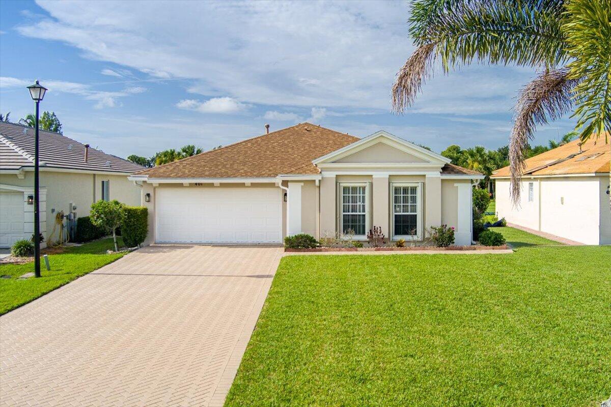 401 SW Lake Forest Way — photo