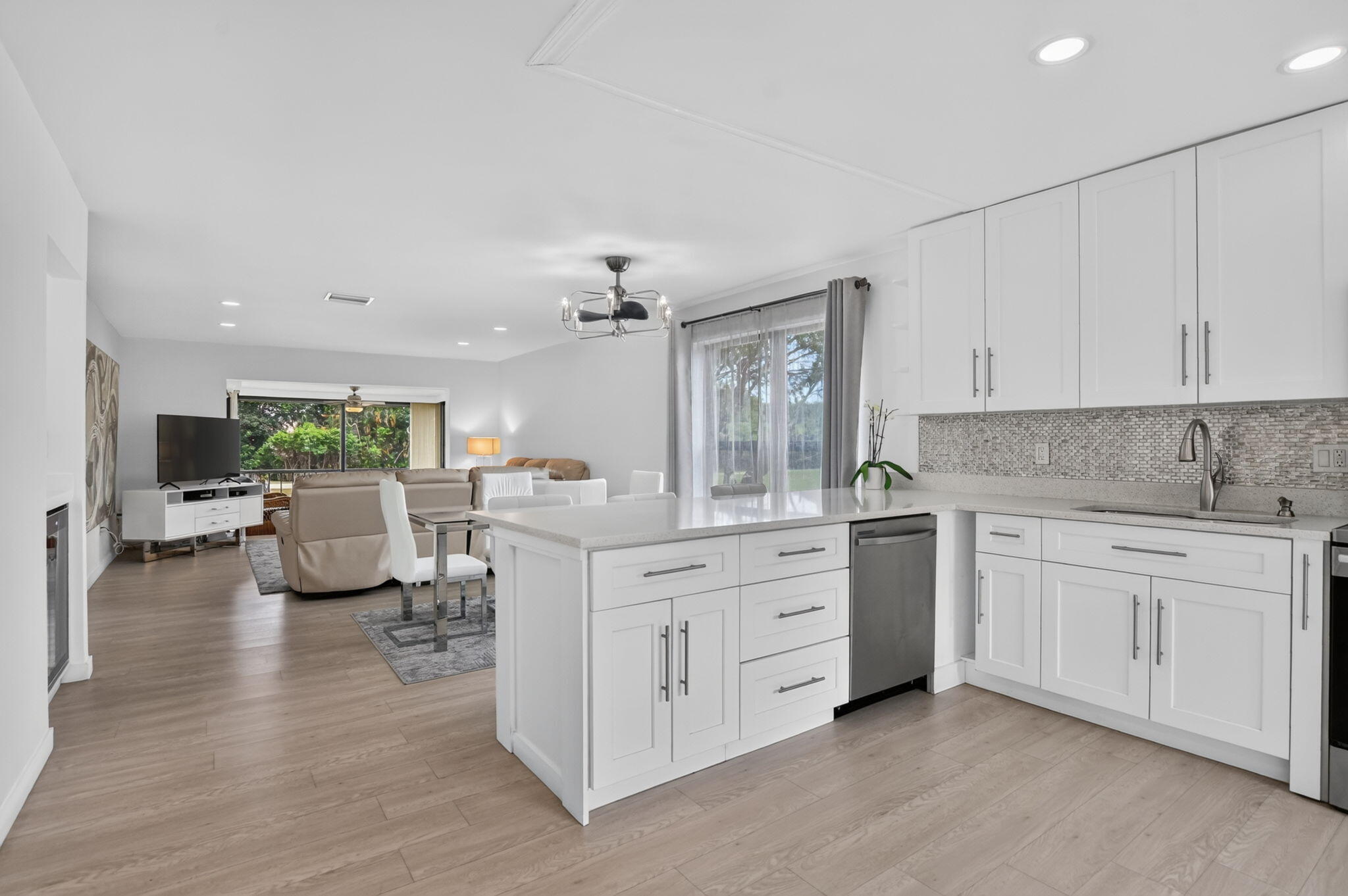 8545 Casa Del Lago 38 H — photo