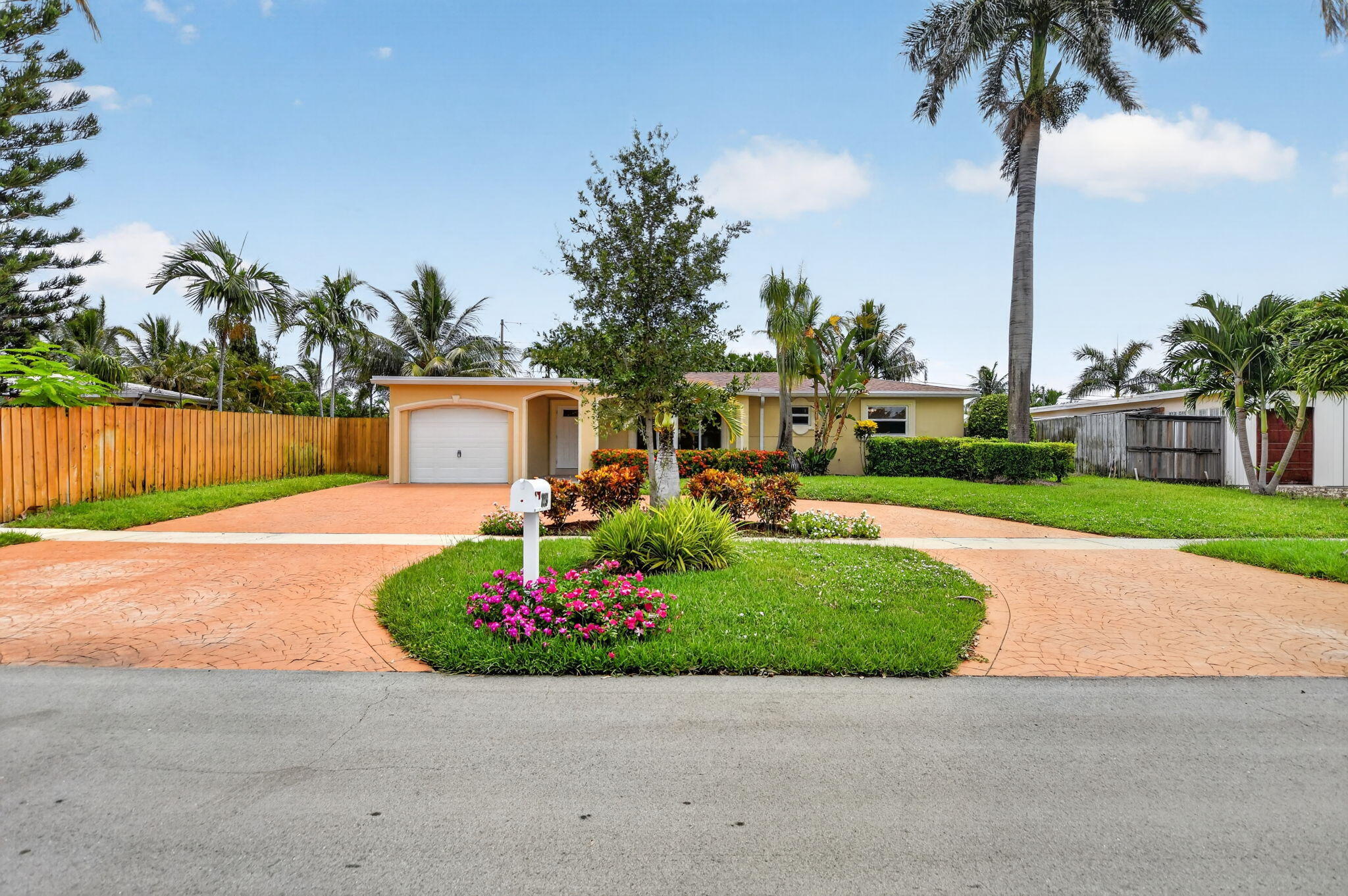 2250 NE 4th Court, Boca Raton, FL 33431