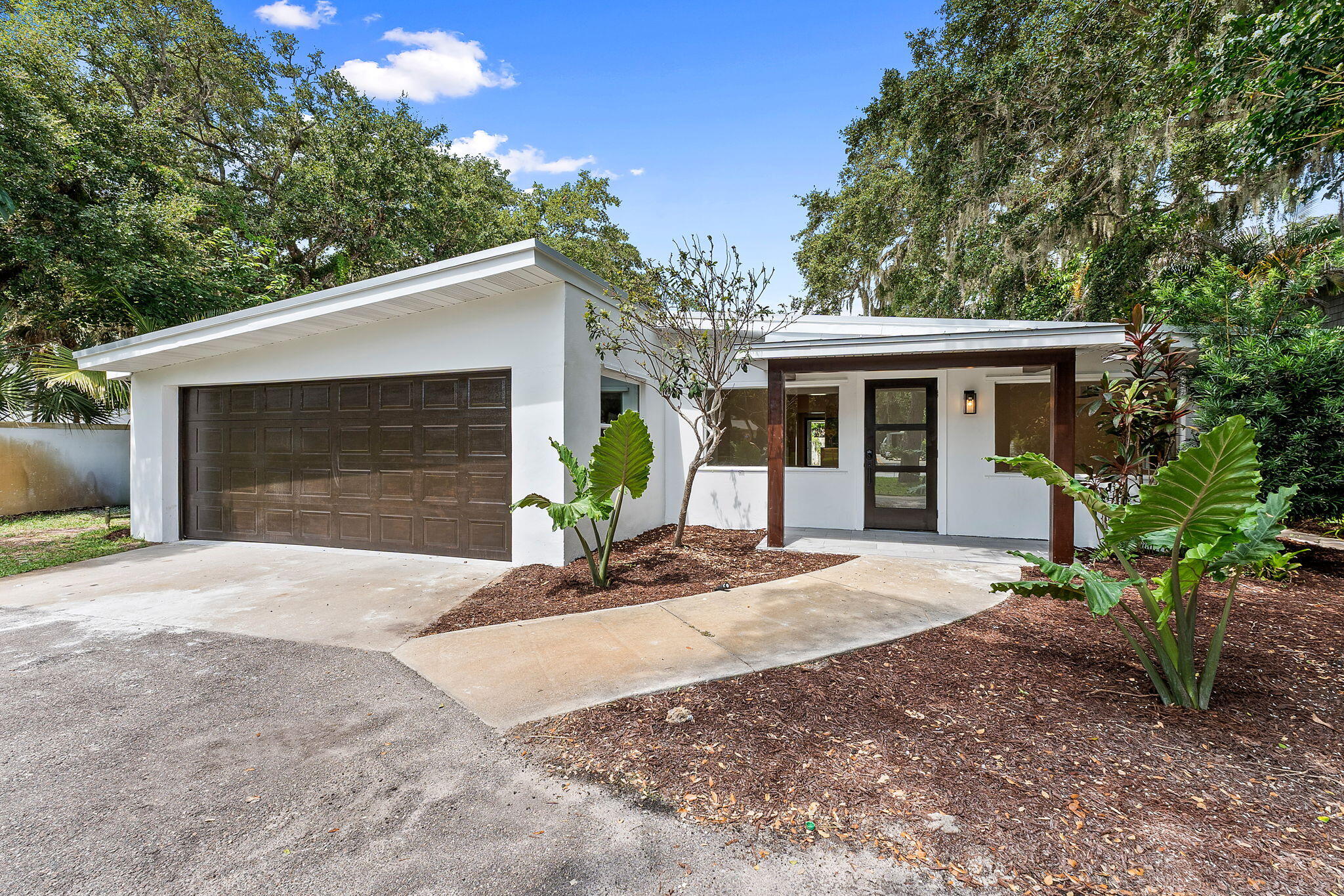 3615 Indian River Drive E — photo