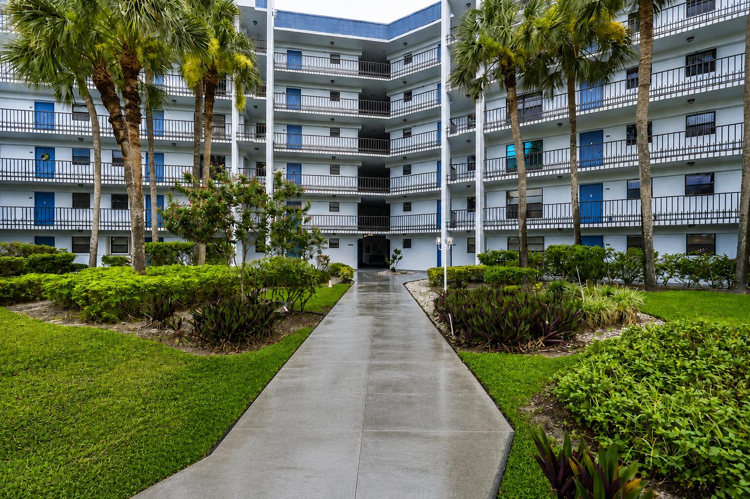 4640 Lucerne Lakes Boulevard W 404 — photo