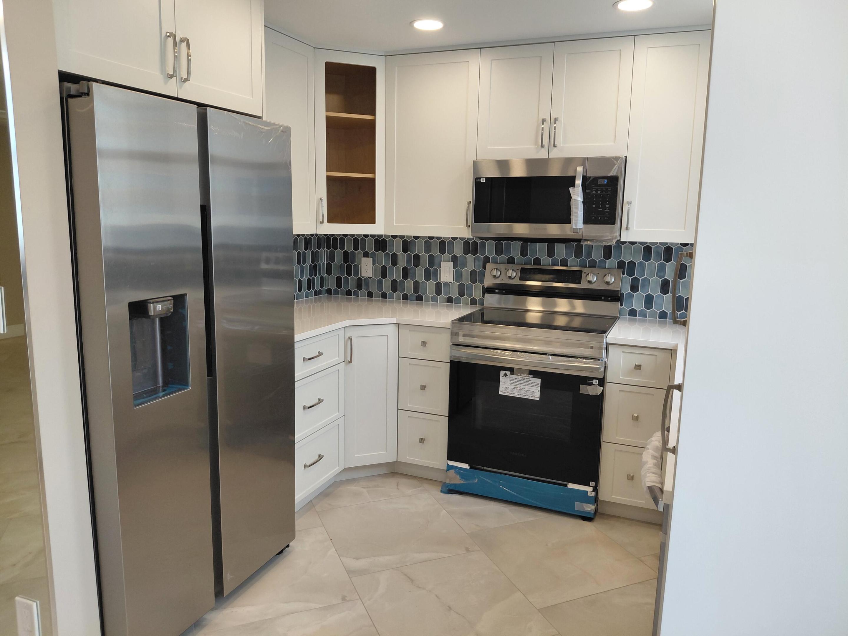 1010 S Ocean Boulevard 1515 — photo