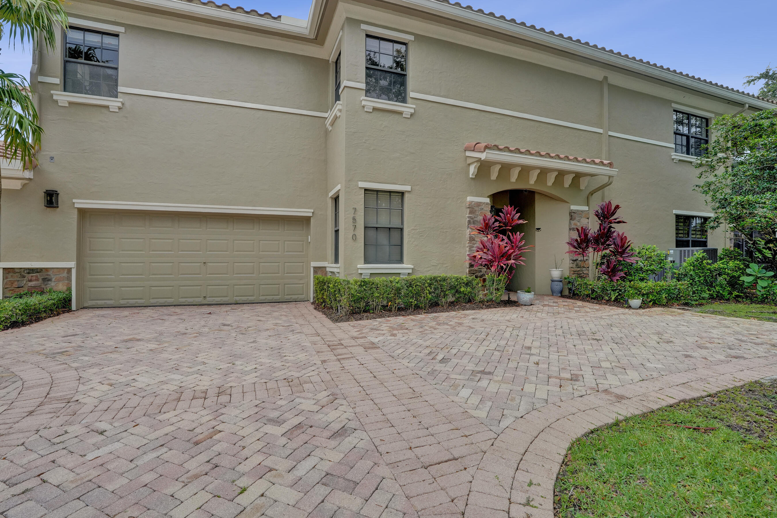 7570 Old Thyme Court 9C — photo