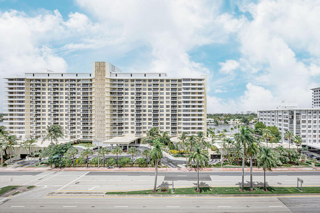 5601 Collins Avenue 816 — photo