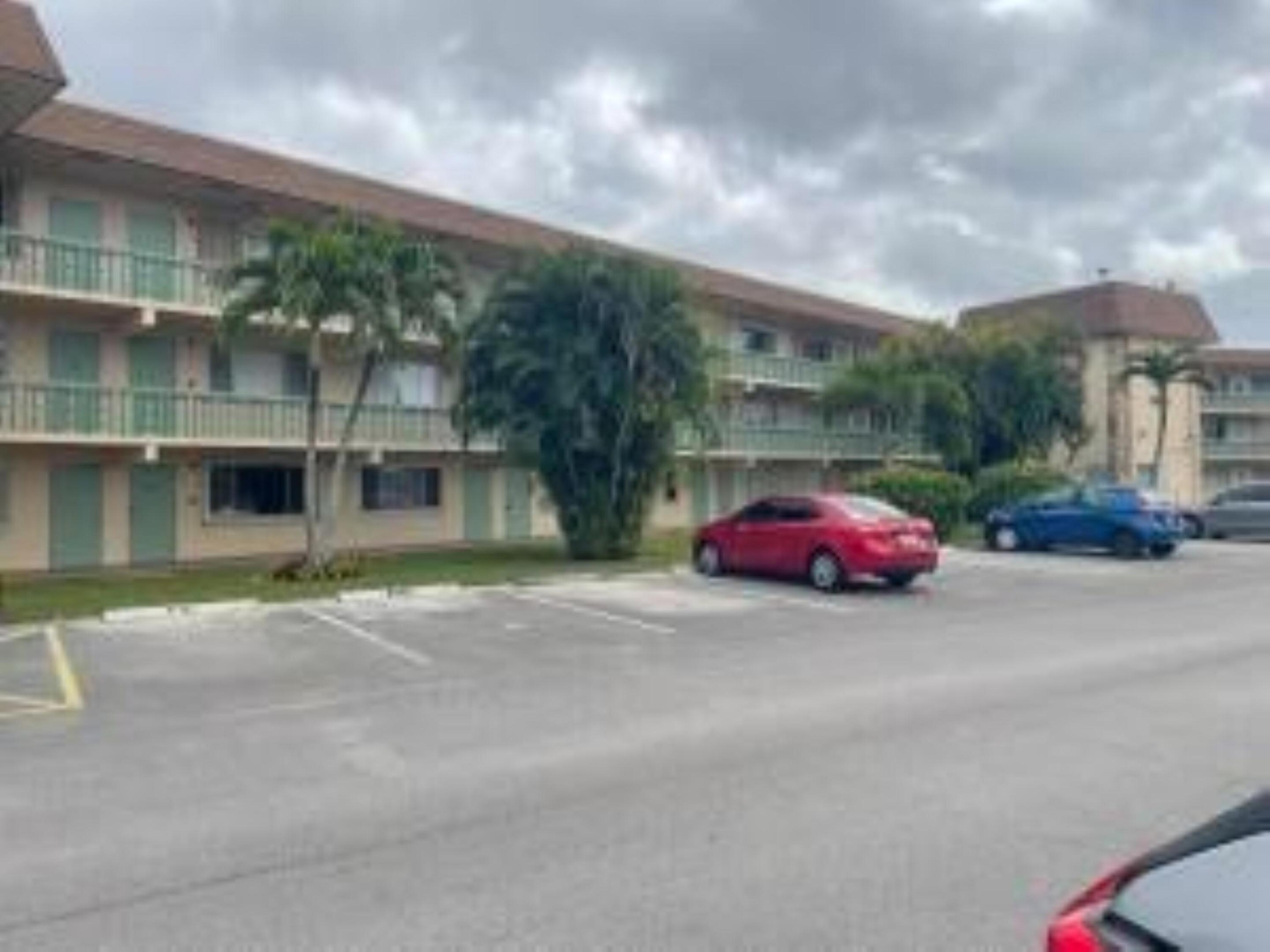 400 Village Green Circle W 202 — photo
