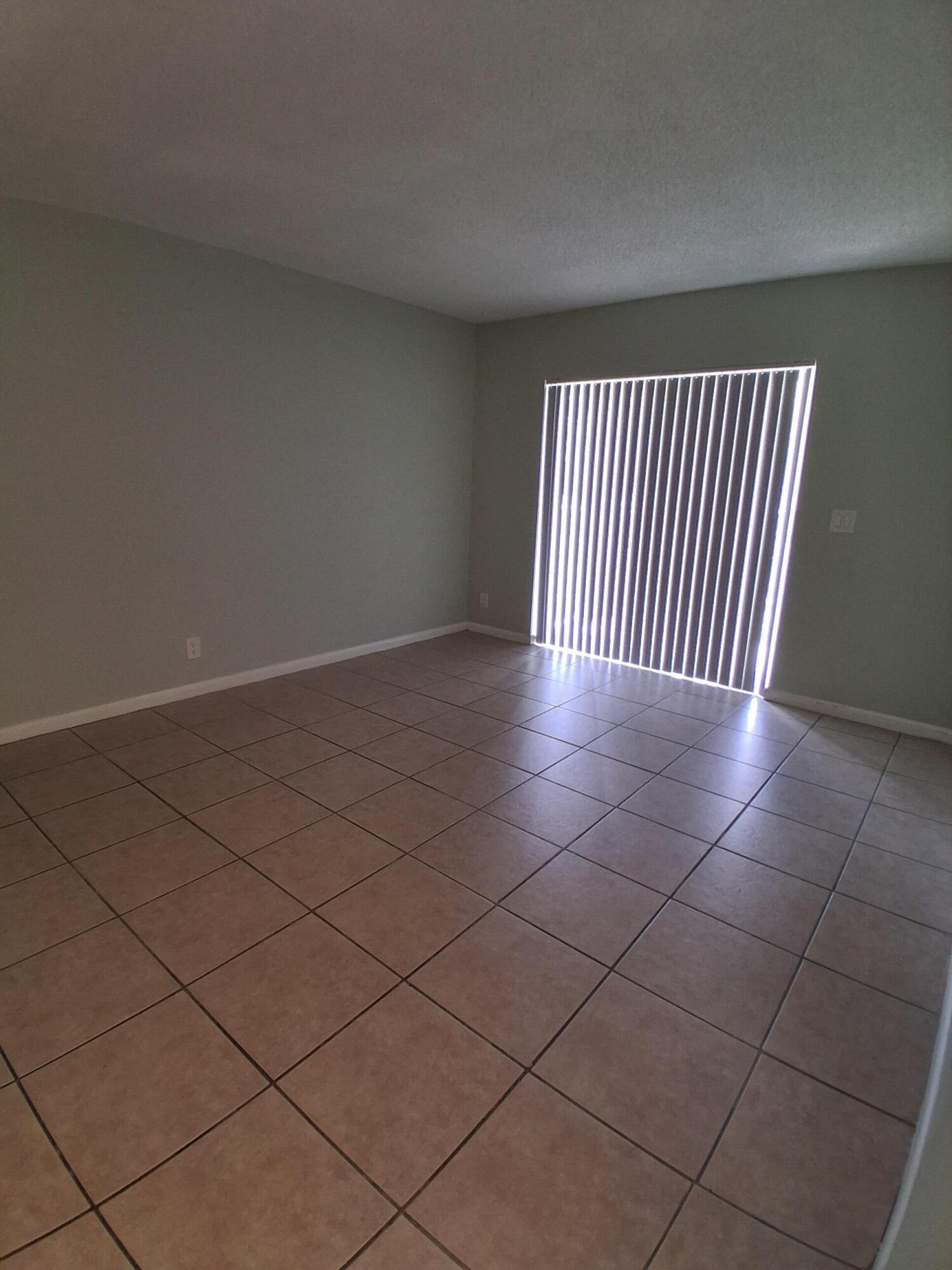 1822 Abbey Road Unit 108 — photo