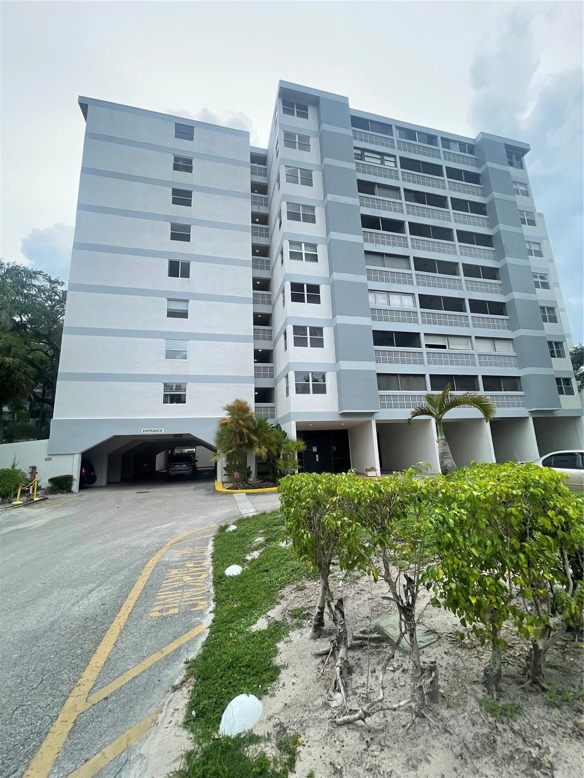 3301 Spanish Moss Terrace 610 — photo