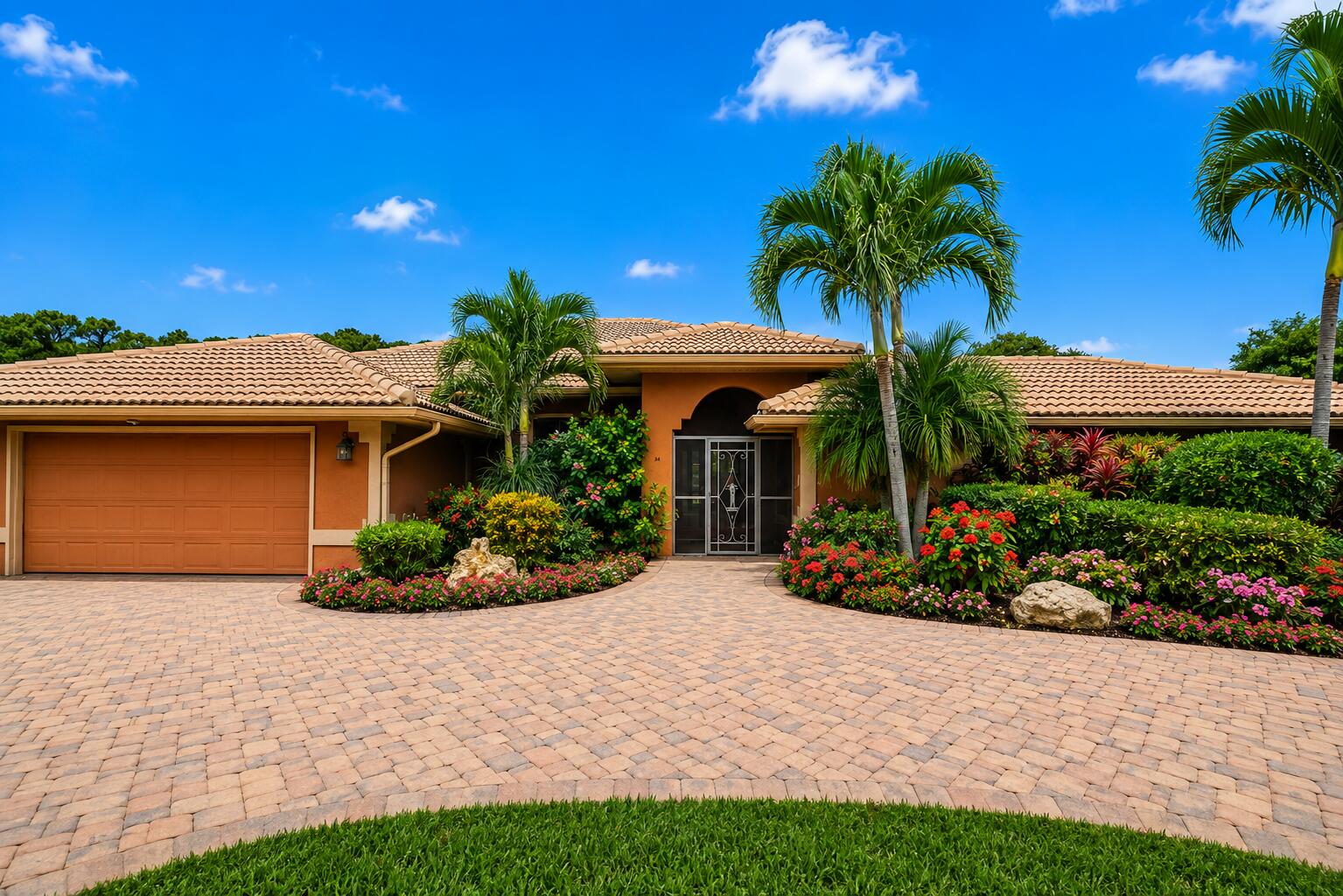 1180 SW Mirror Lake Cove — photo