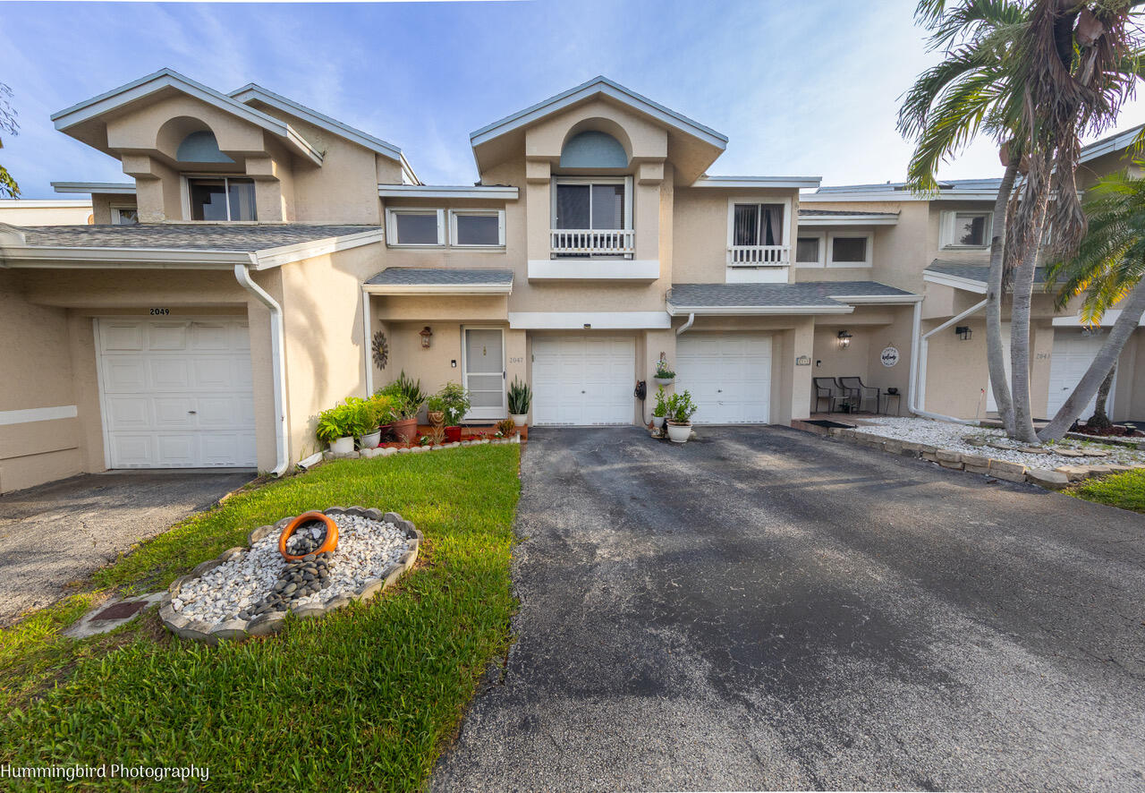 2047 Discovery Circle E — photo
