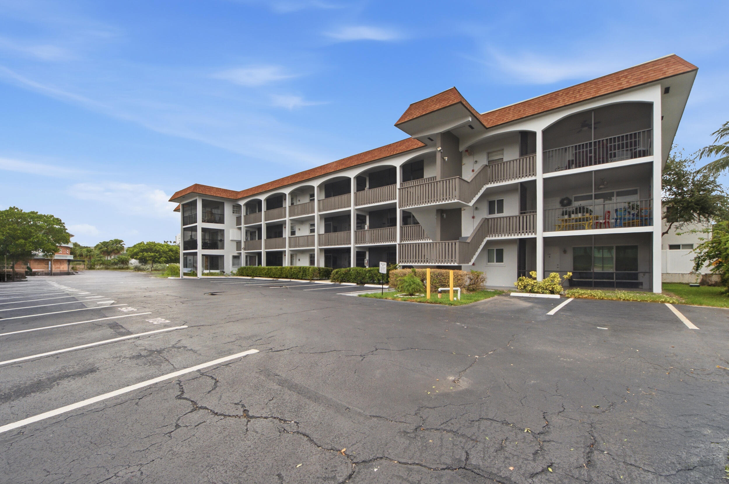 651 Pine Drive 309 — photo