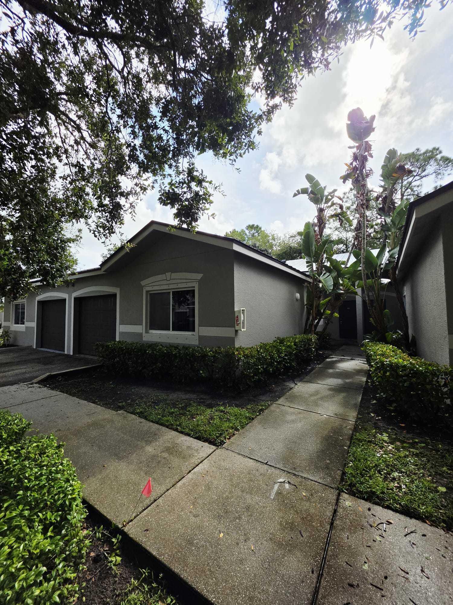 260 Crestwood Circle 102 — photo