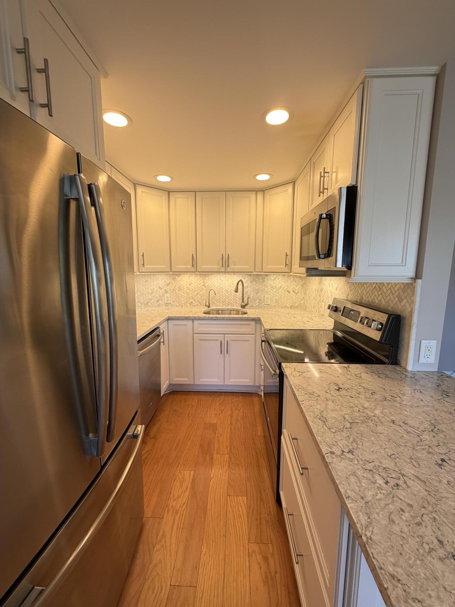 166 Dorset D, Boca Raton, FL 33434 — photo 2