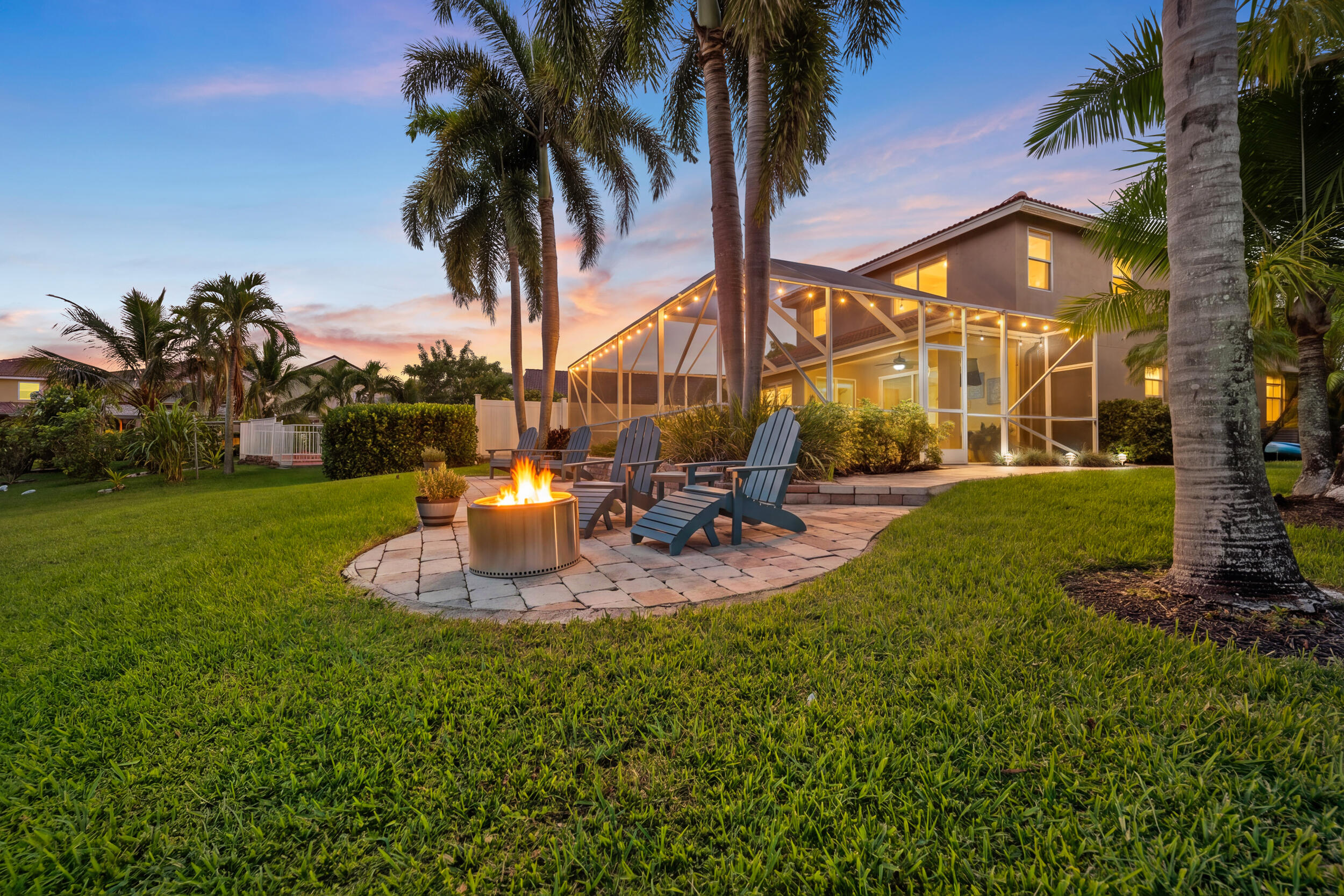 7960 La Rose Court — photo