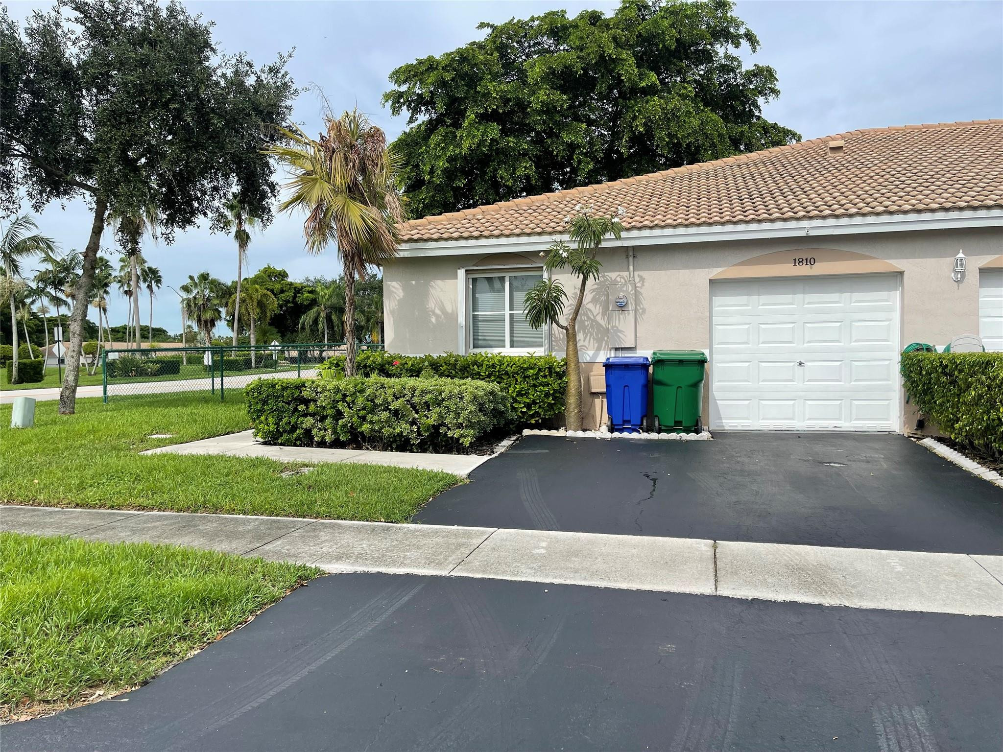1810 SW 114th Terrace — photo