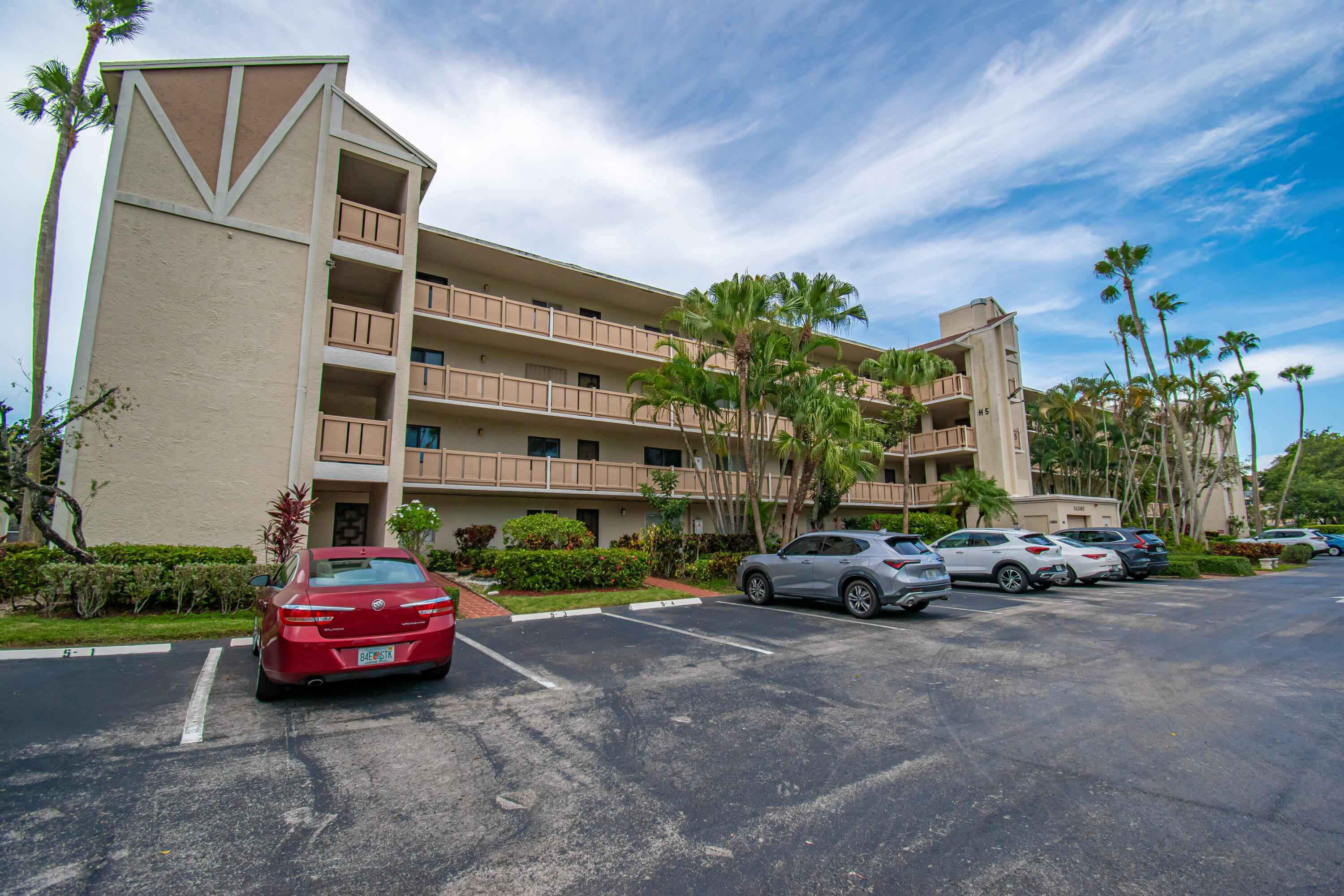 14360 Strathmore Lane 102 — photo