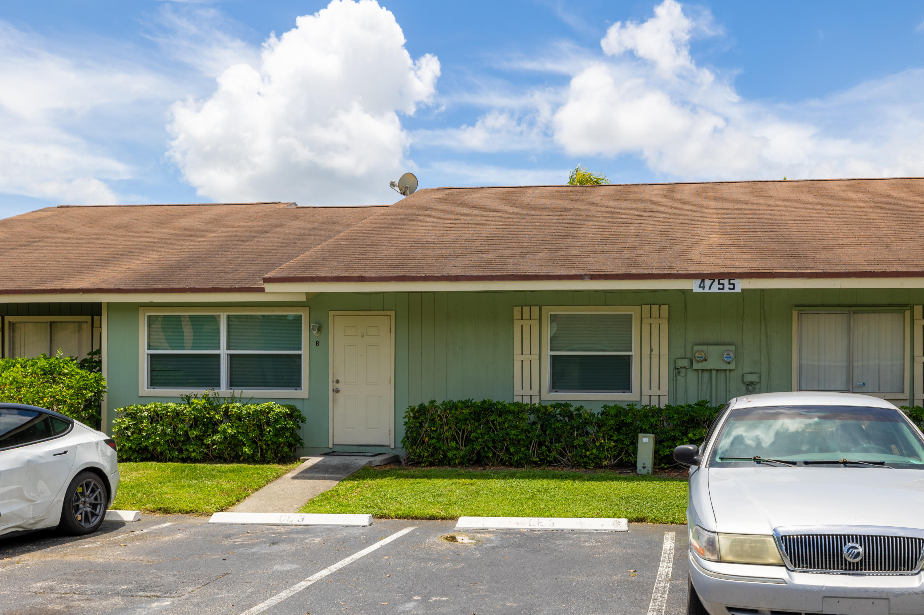 4755 Orleans Court B — photo