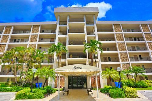 2801 N Palm Aire Drive 405 — photo