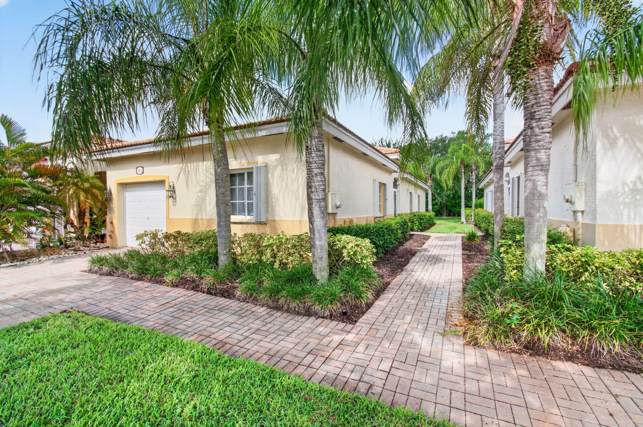 2323 Windjammer Way — photo