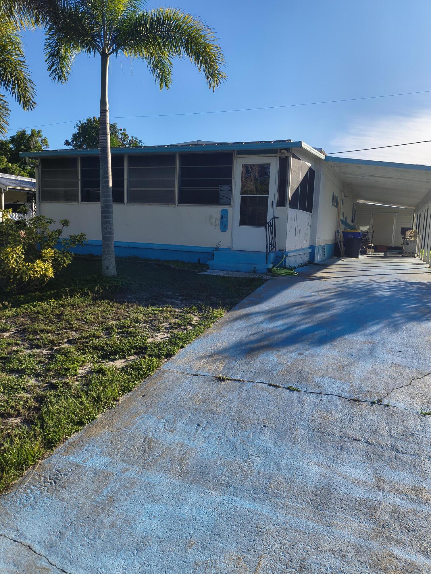8294 SE Sandy Lane — photo